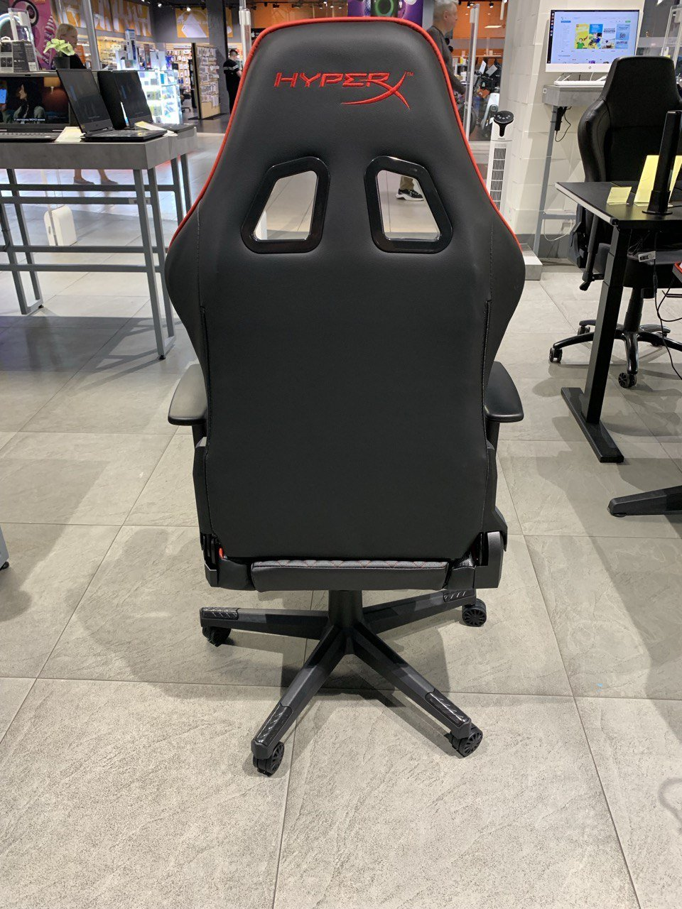 Кресло игровое HyperX BLAST CORE Black/Red фото 3