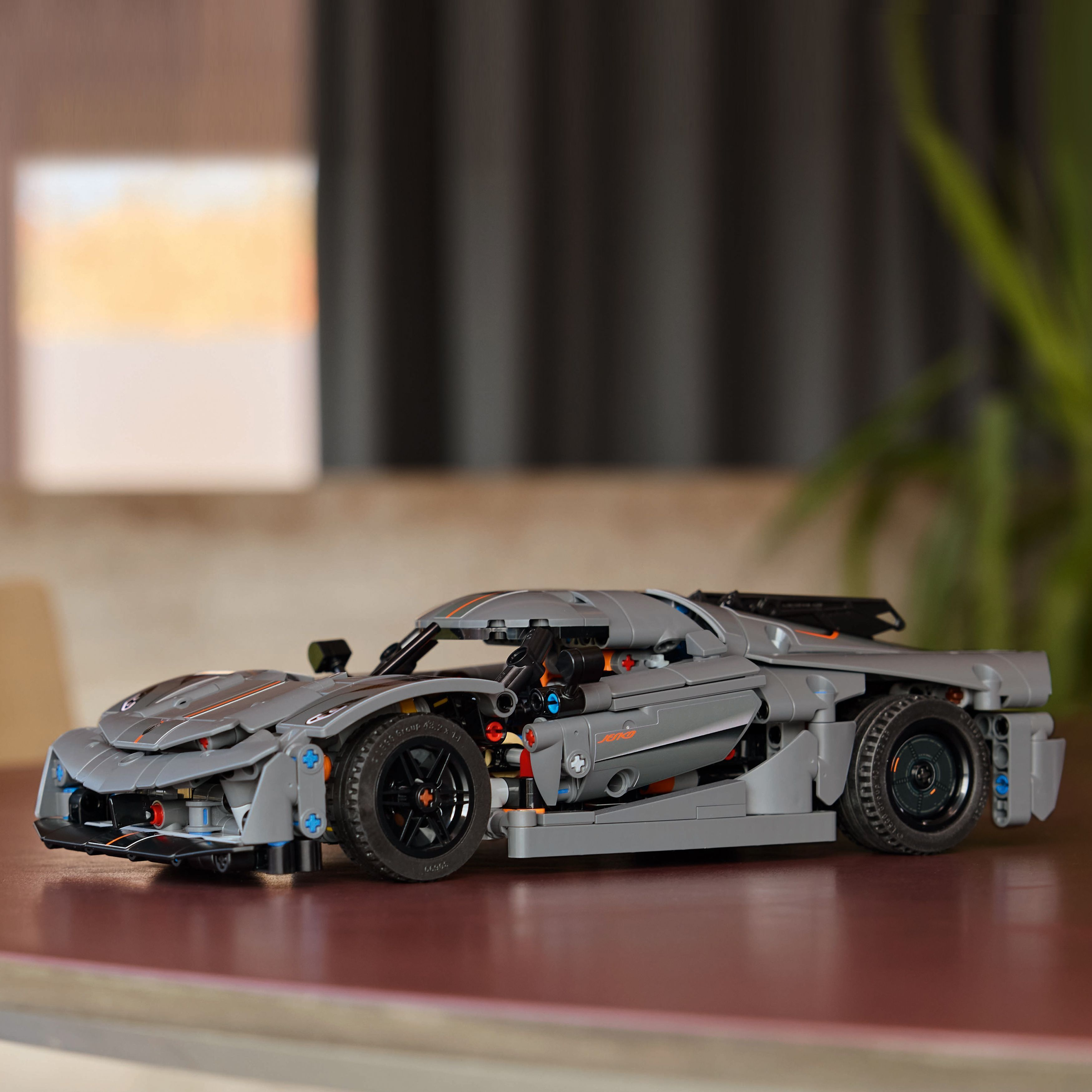 Конструктор LEGO 42173 Koenigsegg Jesko Absolut сірий гіперкарфото17