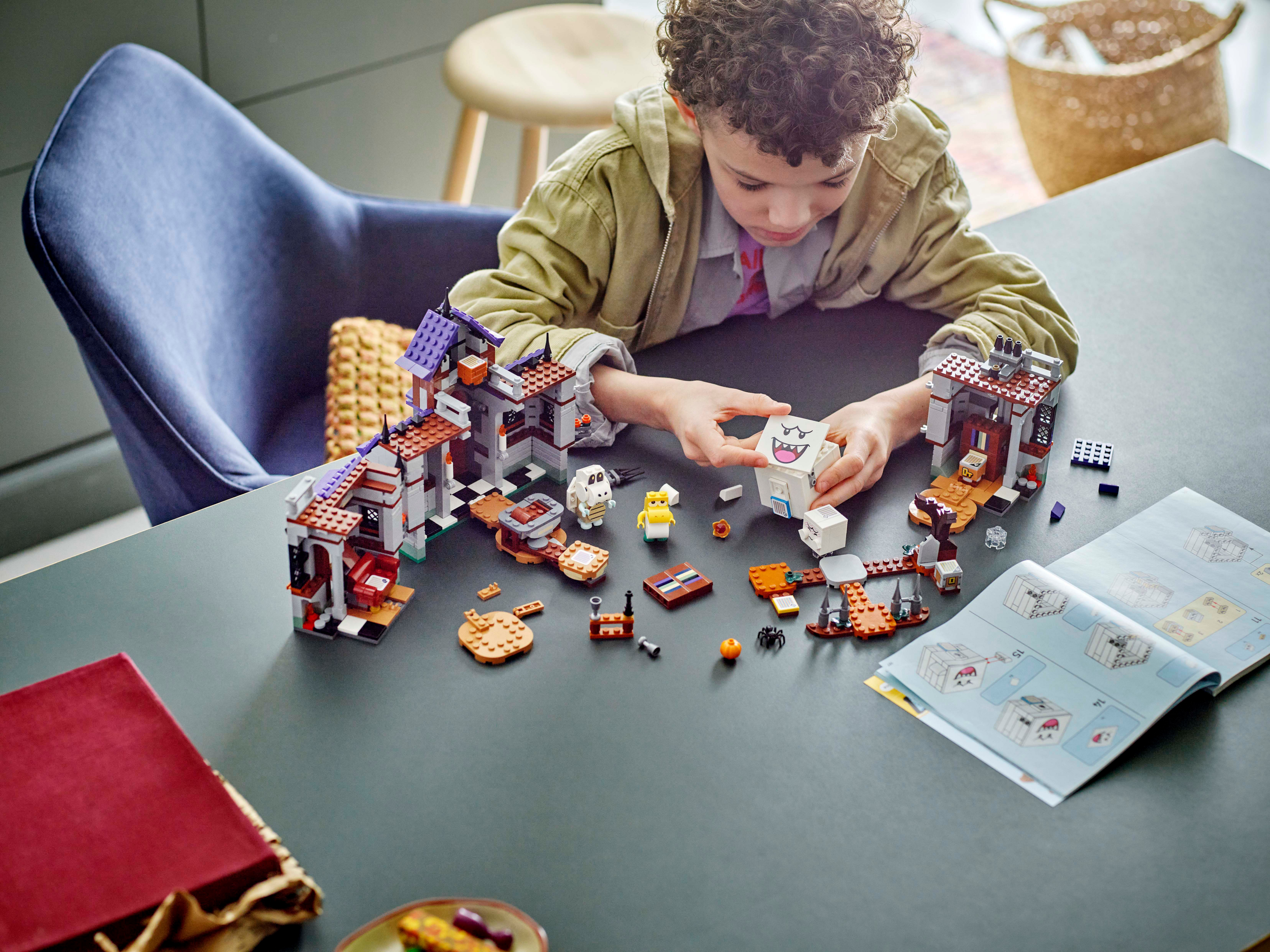 Конструктор LEGO 71436 Усадьба с привидениями Бу-короляфото15
