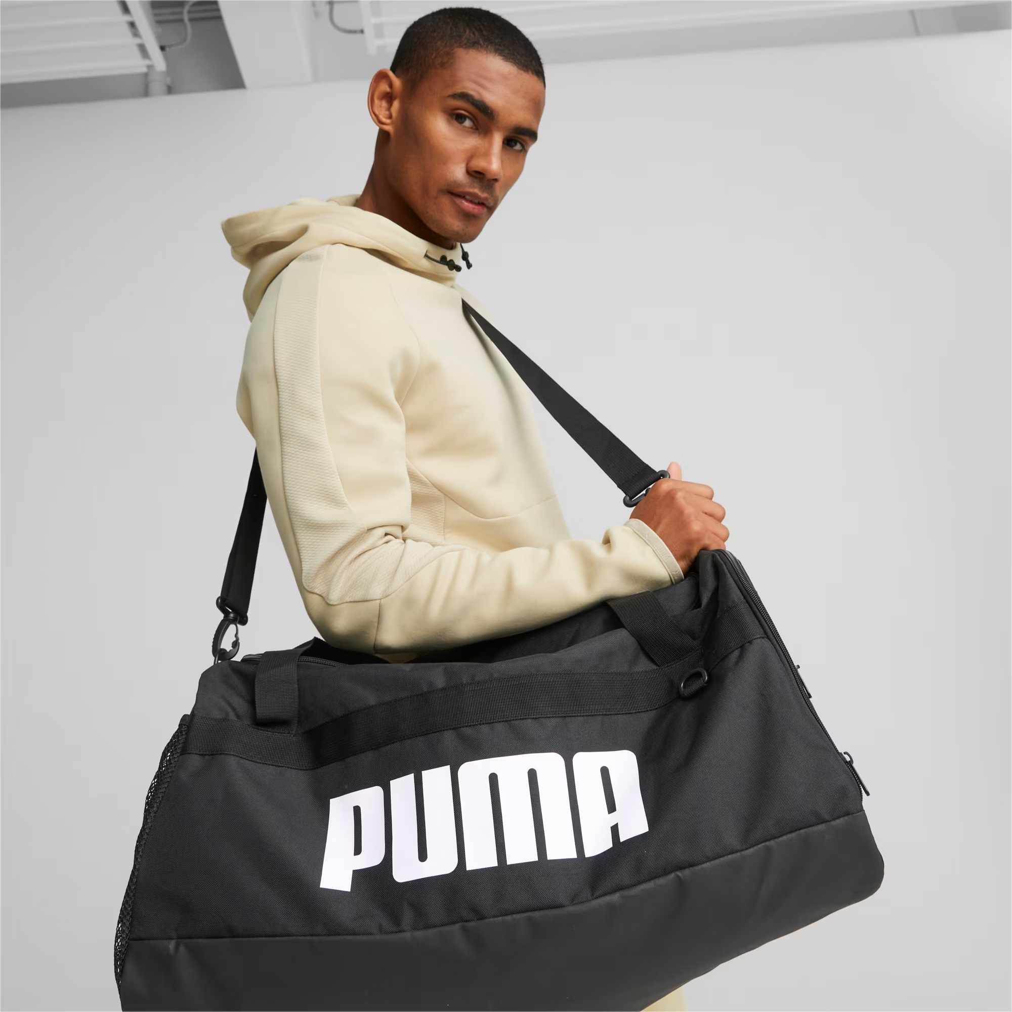 Спортивна сумка Puma Challenger Duffel Bag M 079531-01 OSFA чорнафото5