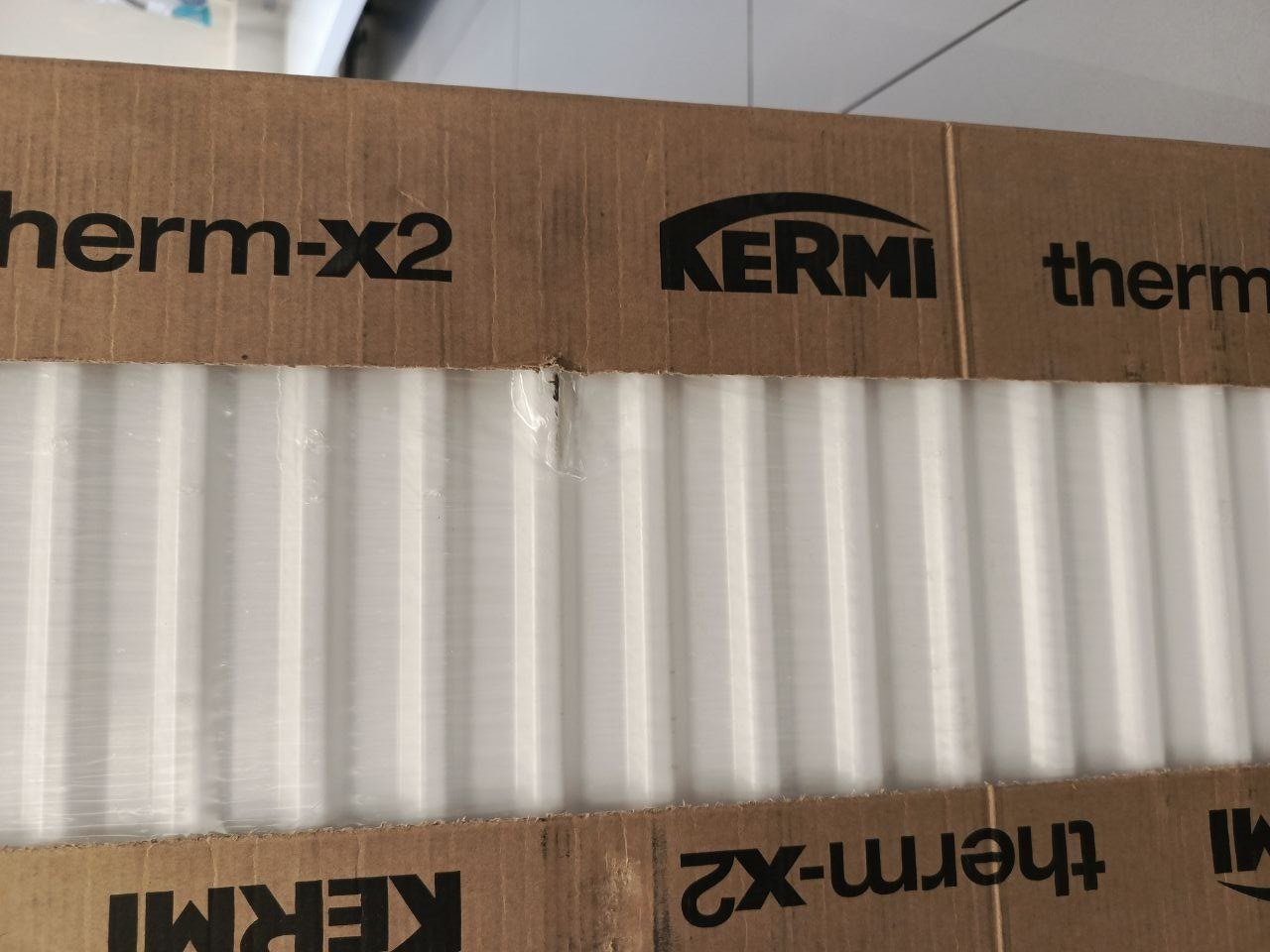  Радіатор сталевий Kermi Therm-X2 Profil-V FTV 22 300X1200 тисяча двісті двадцять шість Вт фото2