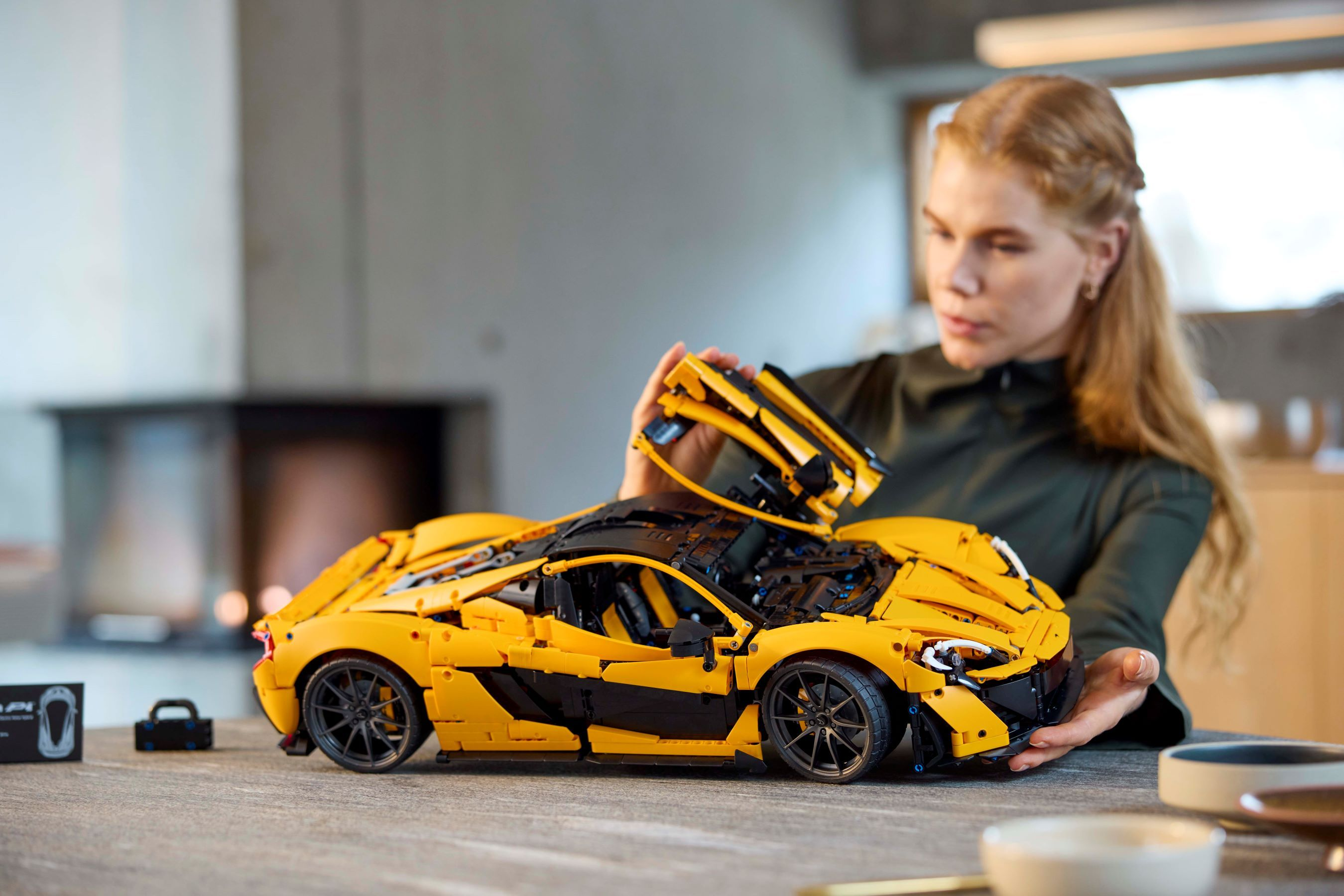 Конструктор LEGO 42172 Technic McLaren P1фото8