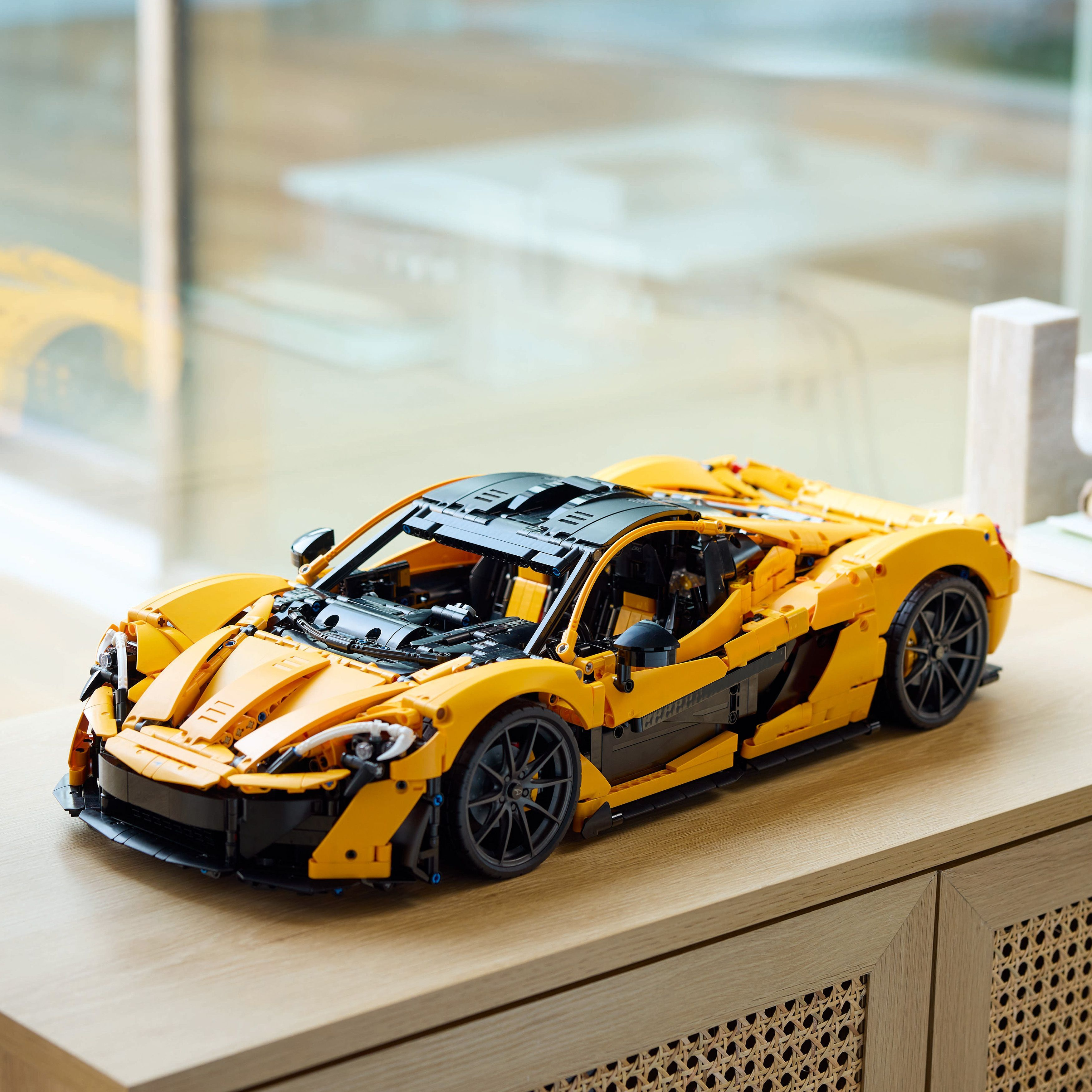 Конструктор LEGO 42172 Technic McLaren P1фото19