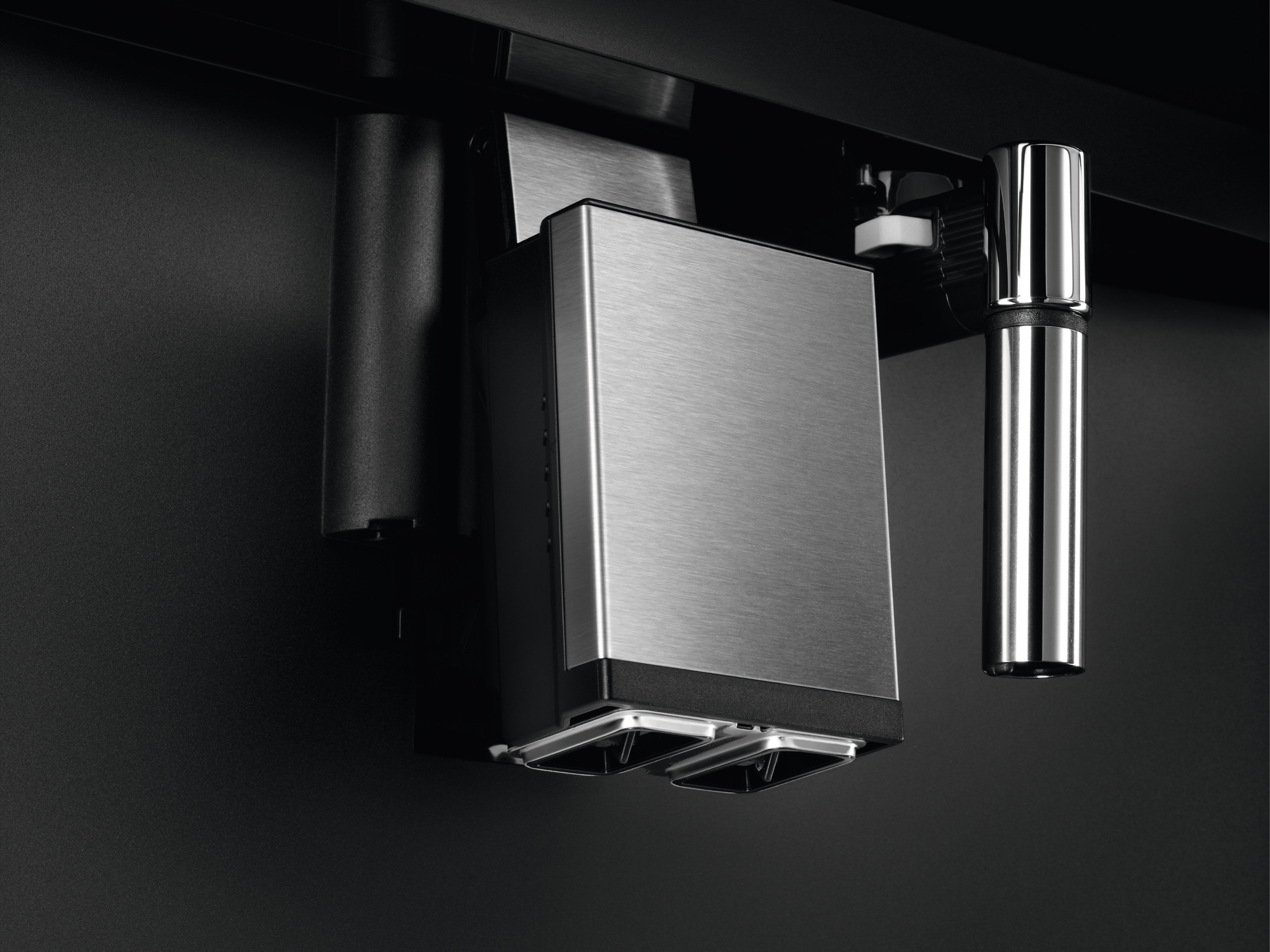 Вбудована кавомашина Electrolux EBC85Xфото5