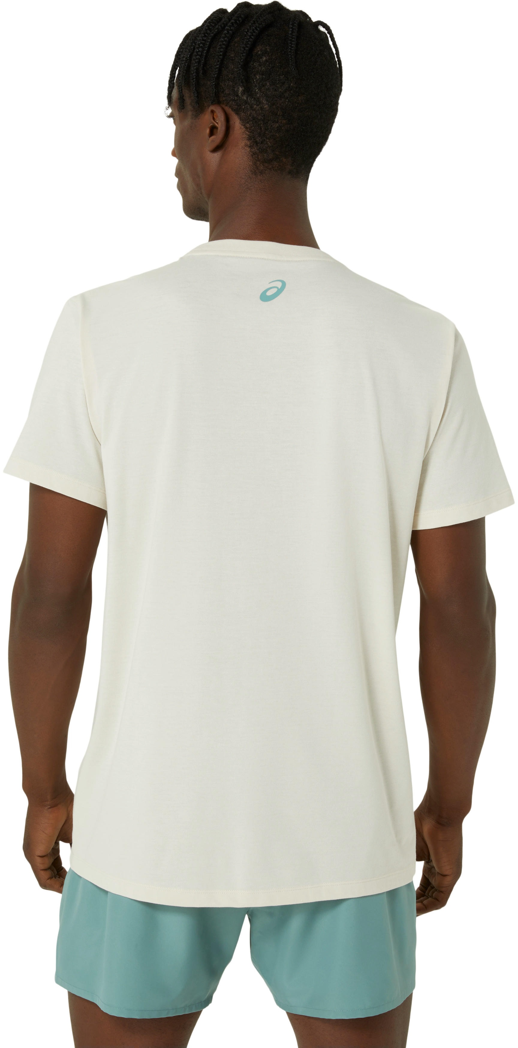 Футболка для бега Asics ( 2031E659 ) ASICS CHEST LOGO SS TEE 2024 BIRCH/CELADON L белый фото 2