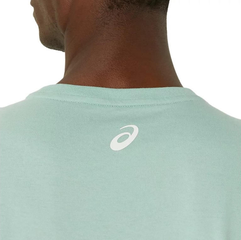 Футболка для бега Asics ( 2031E659 ) ASICS CHEST LOGO SS TEE 2024 LIGHT CELADON/BIRCH L мятный фото 4