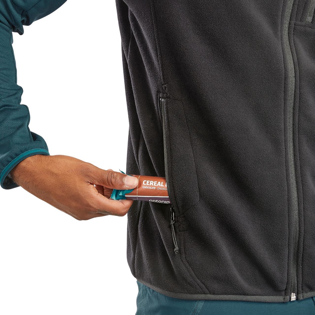 Жилет флисовый мужской для горного туризма Quechua MH120 8189216 S черный фото 6