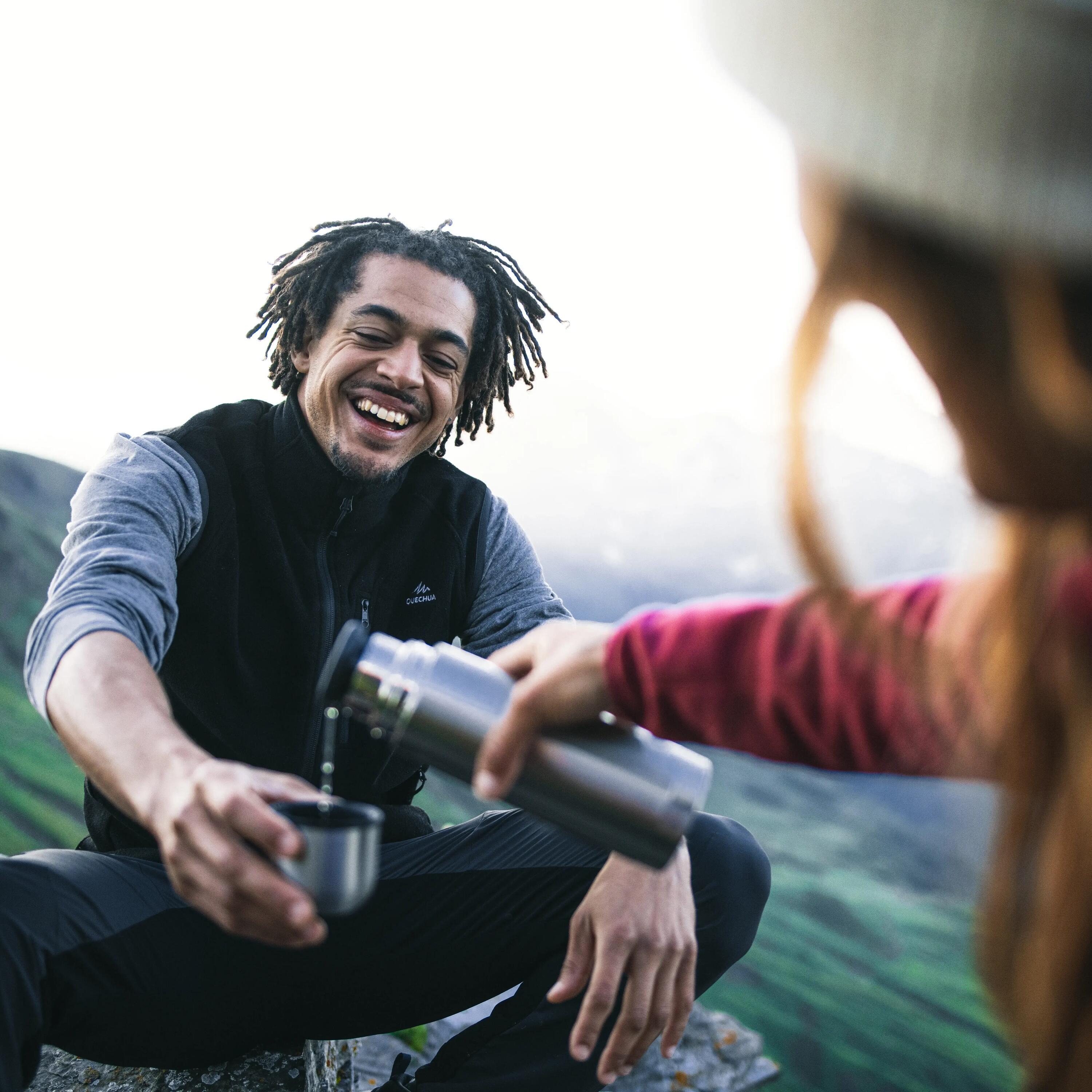 Жилет флисовый мужской для горного туризма Quechua MH120 8189216 S черный фото 10