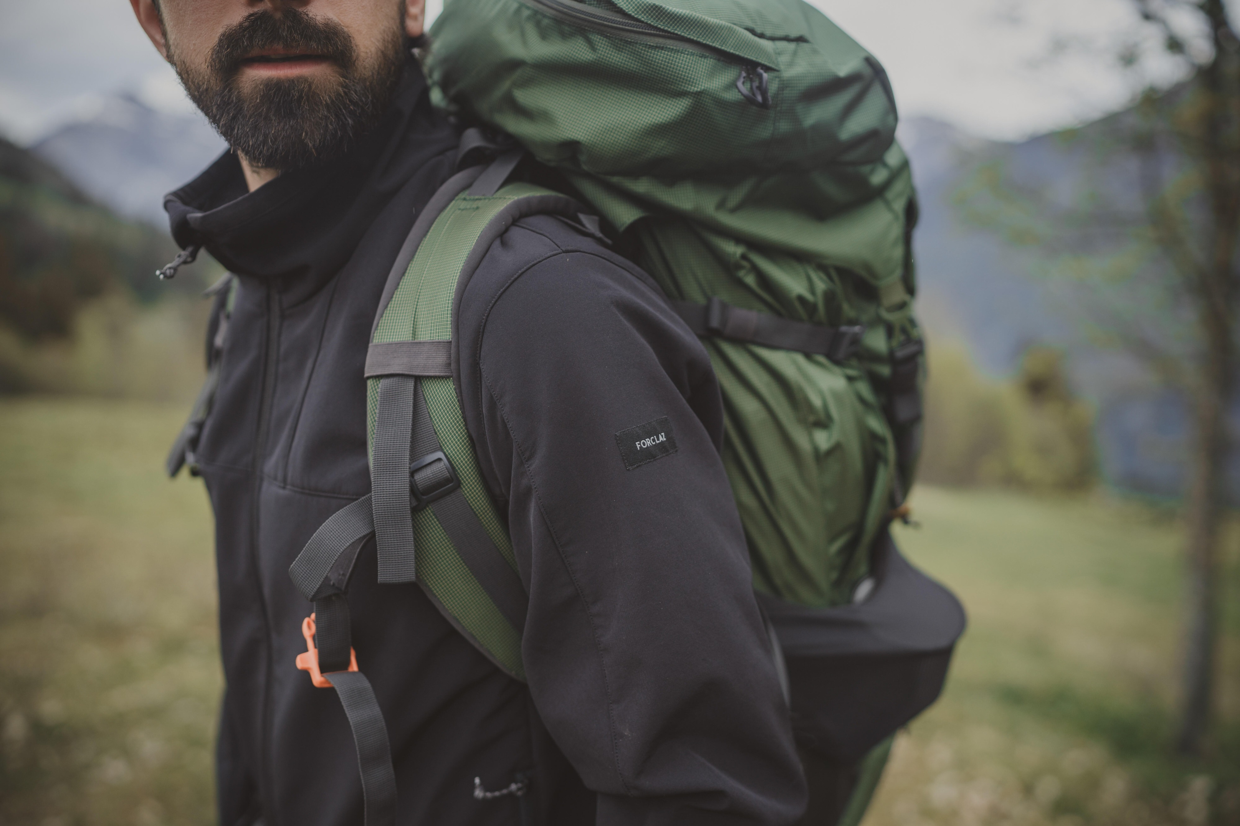 Куртка ветрозащитная мужская для трекинга Forclaz MT100 8580219 2XL черная фото 