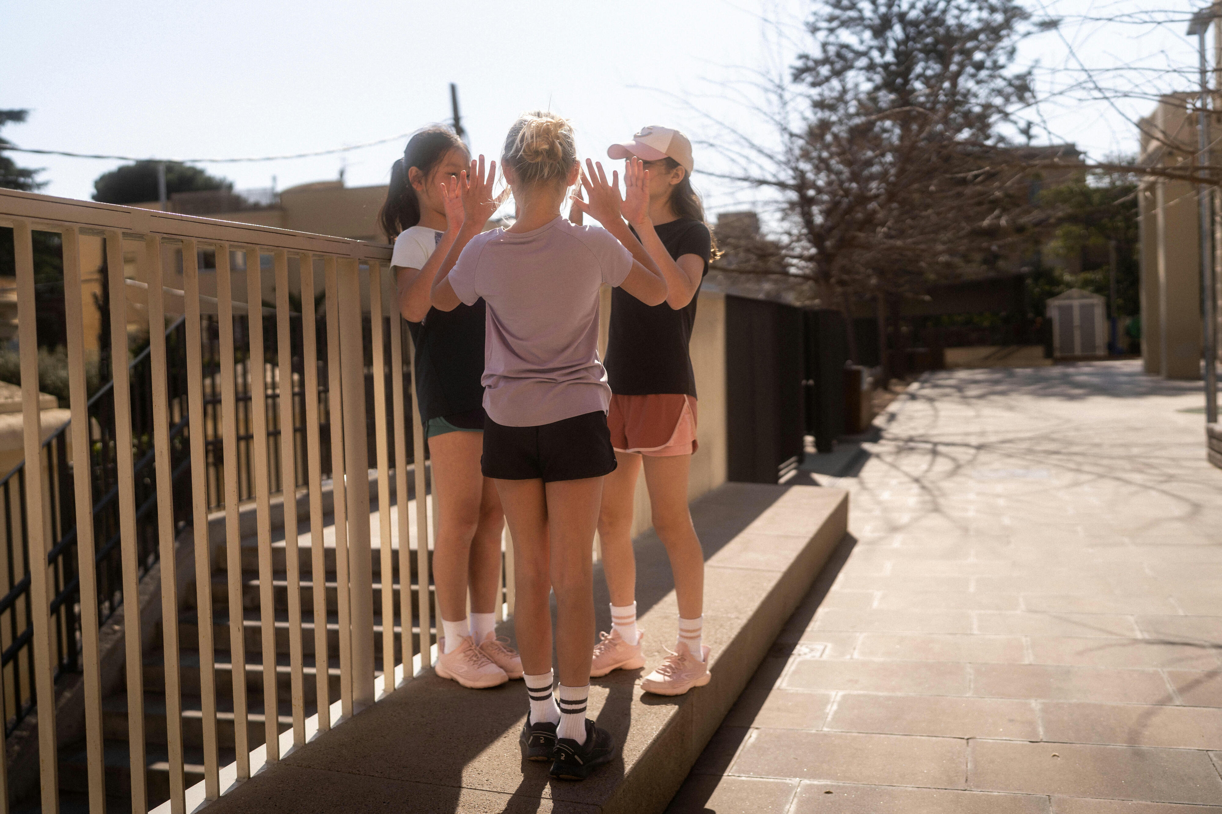 Шорты спортивные для девочек Domyos W500 8516803 14-15 р (160-66 см) черные фото 6