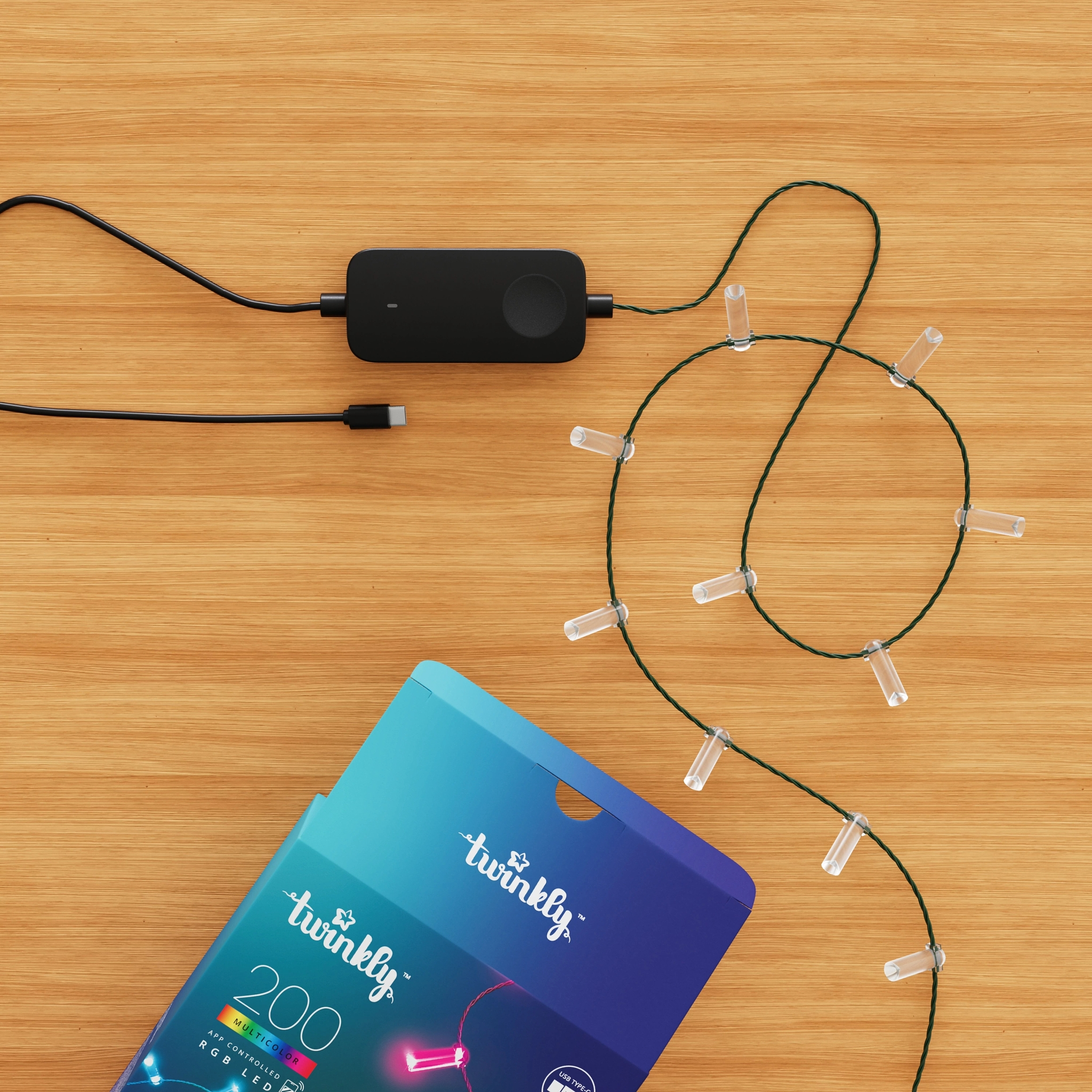 Smart LED Гирлянда Twinkly Strings USB 200 Candle-shaped RGB LEDs, Green Wire, USB-C (TWKC200RGB-G) фото 3