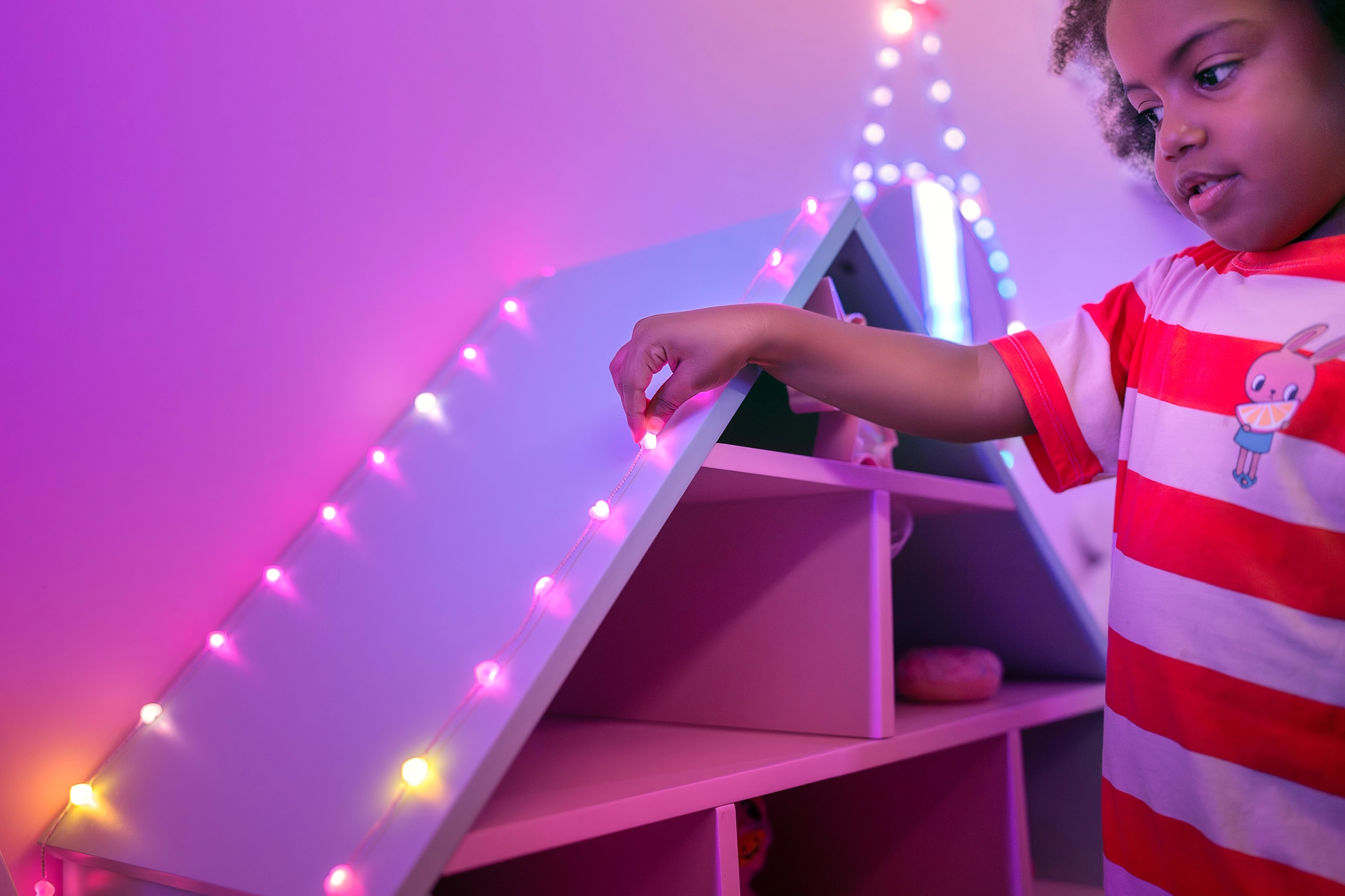 Smart LED Гірлянда Twinkly Strings USB 100 Heart-shaped RGB LEDs, Clear Wire, USB-C (TWKH100RGB-T)фото8