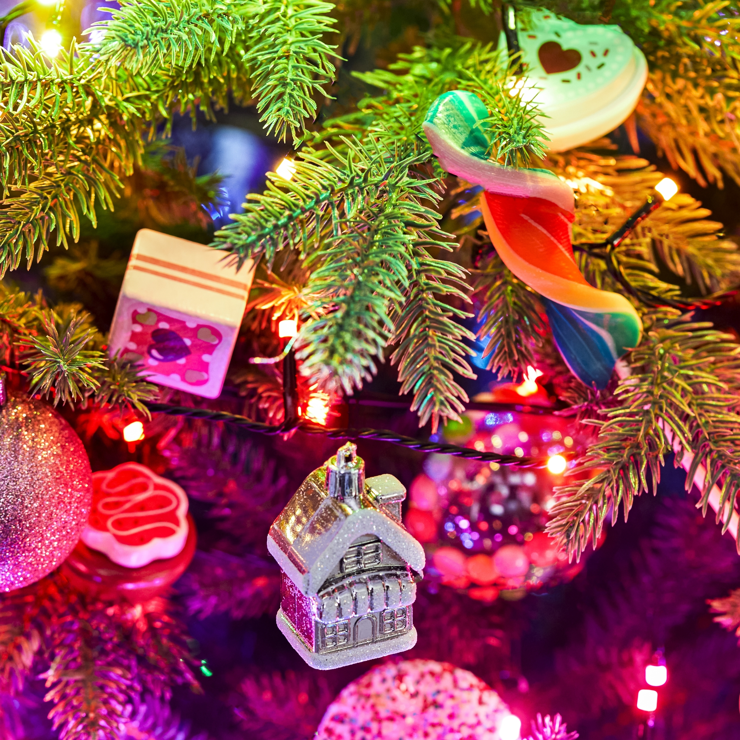 Smart LED Гірлянда Twinkly Dots 200 RGB LED Lights String, Clear Wire, Plug (TWD200STP-TEU)фото