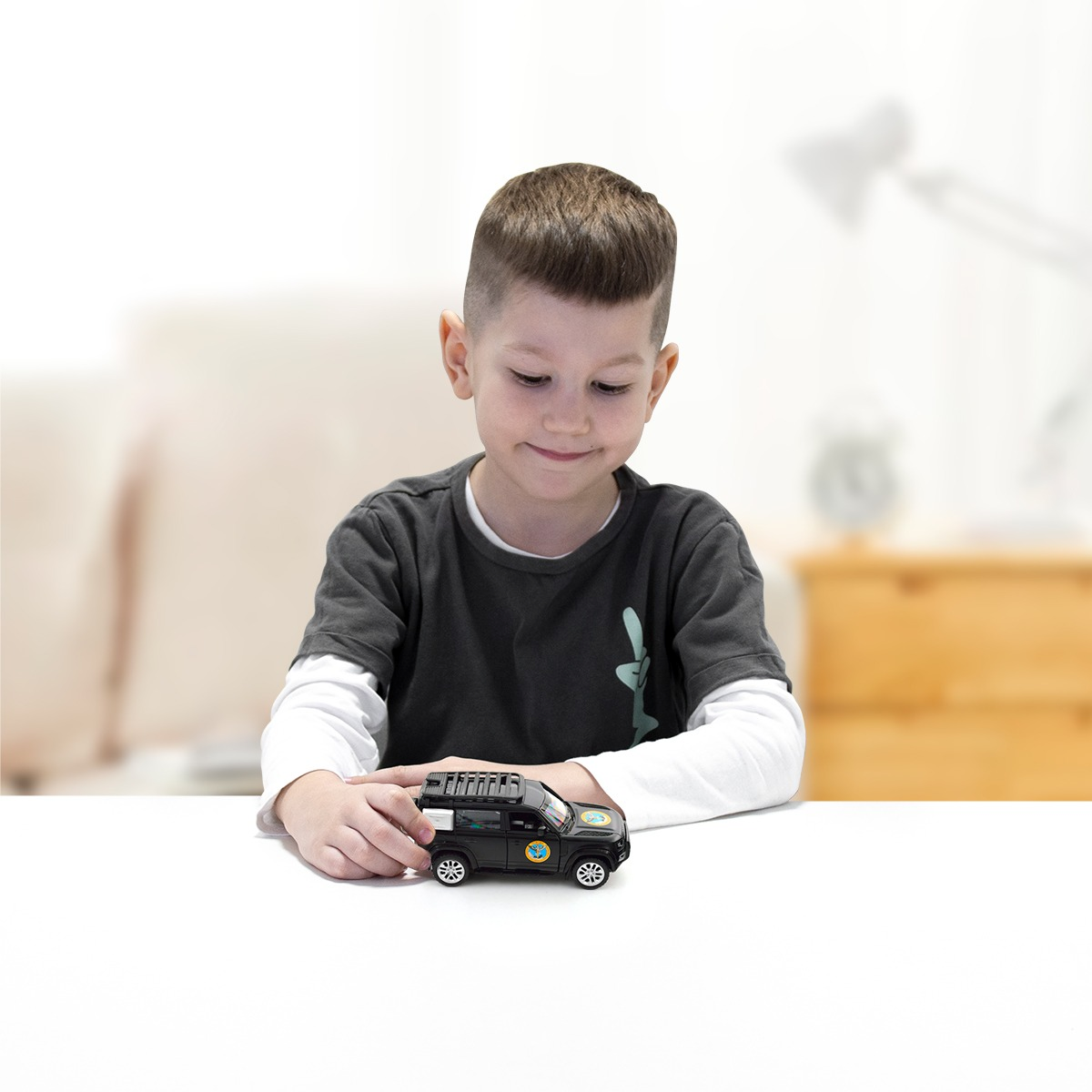 Автомодель серии "Шевроны Героев" - Land Rover Defender 110 - "ГУР МО" (250364M) фото 