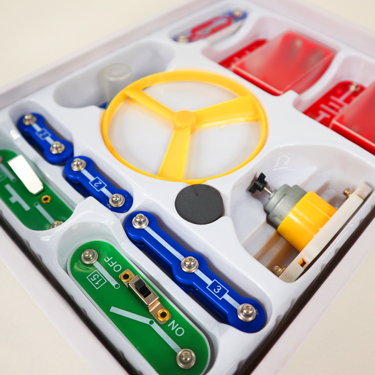 Конструктор електронний Doka "Перші Кроки в Електроніці" (Набір А, 15 Схем)фото3