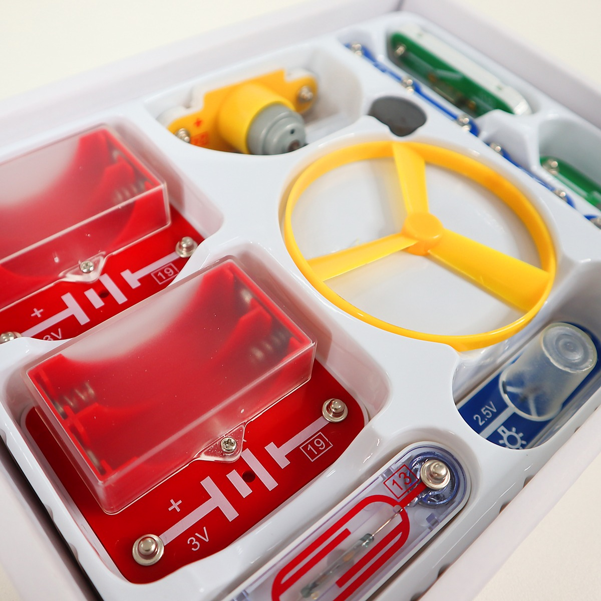 Конструктор електронний Doka "Перші Кроки в Електроніці" (Набір А, 15 Схем)фото4