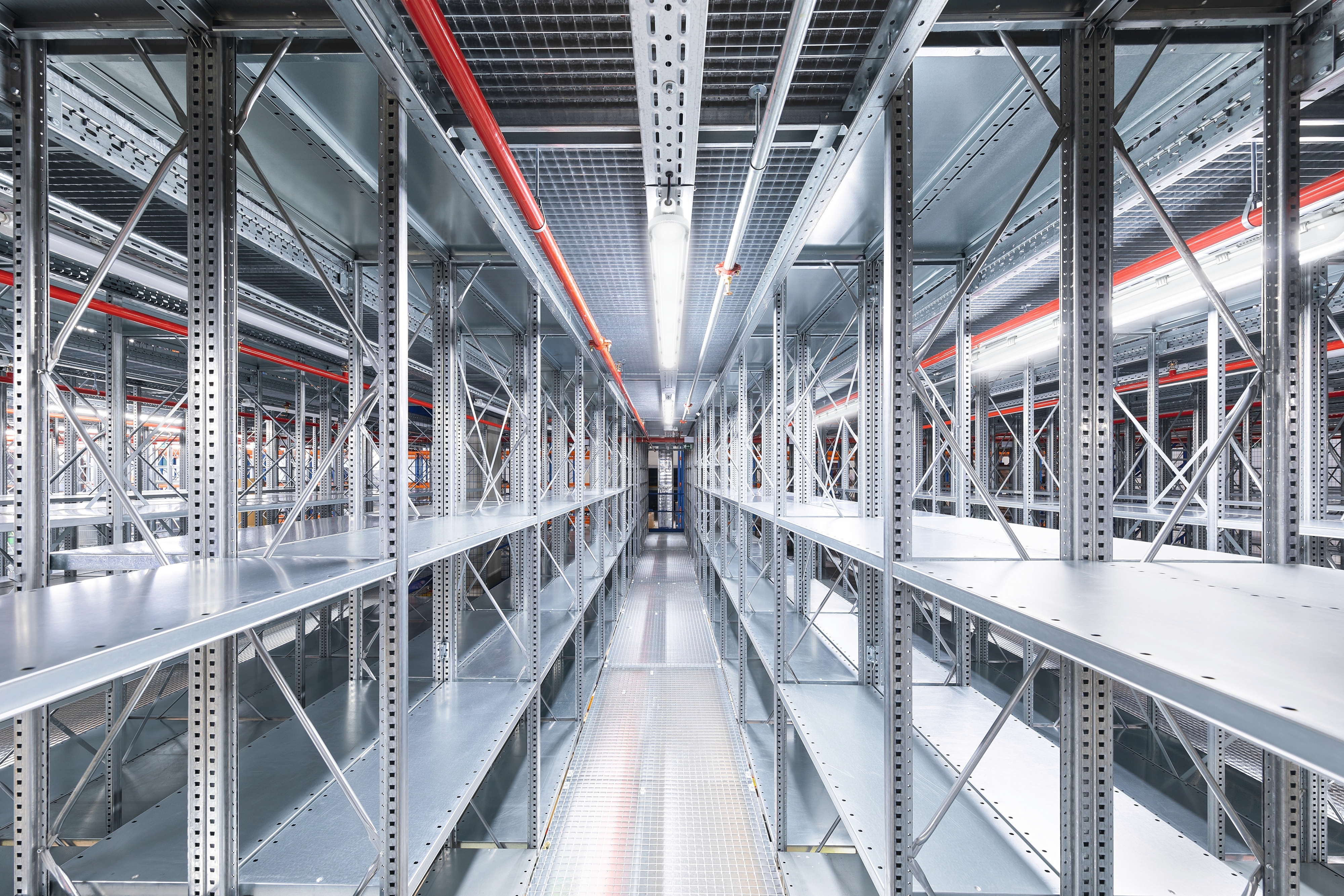 Светильник линейный LEDVANCE DAMP PROOF EM 1200мм 32Вт 4400Лм 4000K IP65 94058075541382) фото 3