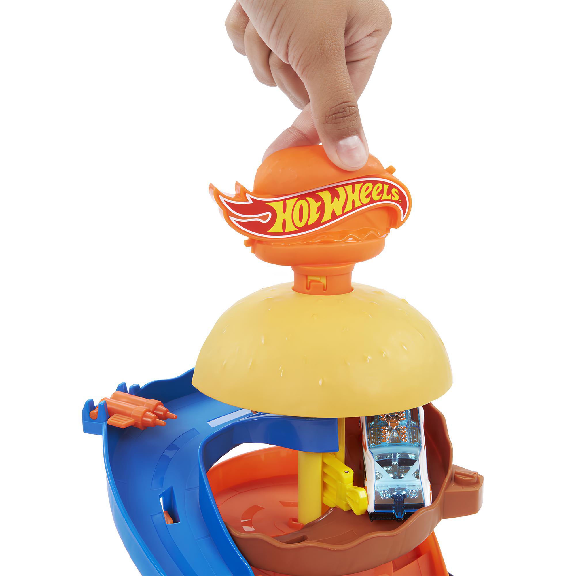 Игровой набор «Бургерная в центре города» Hot Wheels (HDR26) фото 3