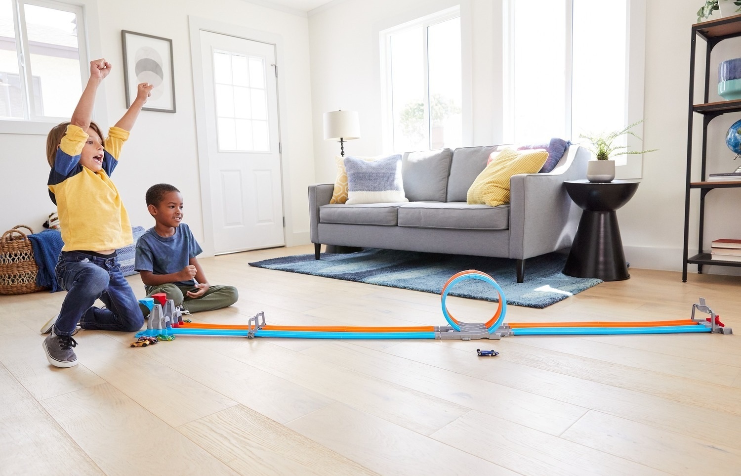 Портативный трек «Двойная петля» Hot Wheels (GFH85) фото 6