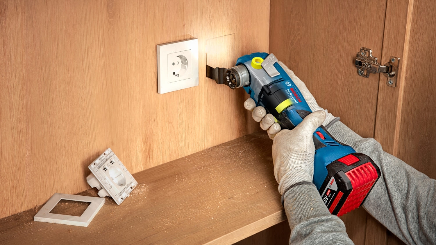 Многофункциональный инструмент Bosch GOP 185-LI Professional 18.0V без АКБ и ЗУ (0.601.8G2.020) фото 