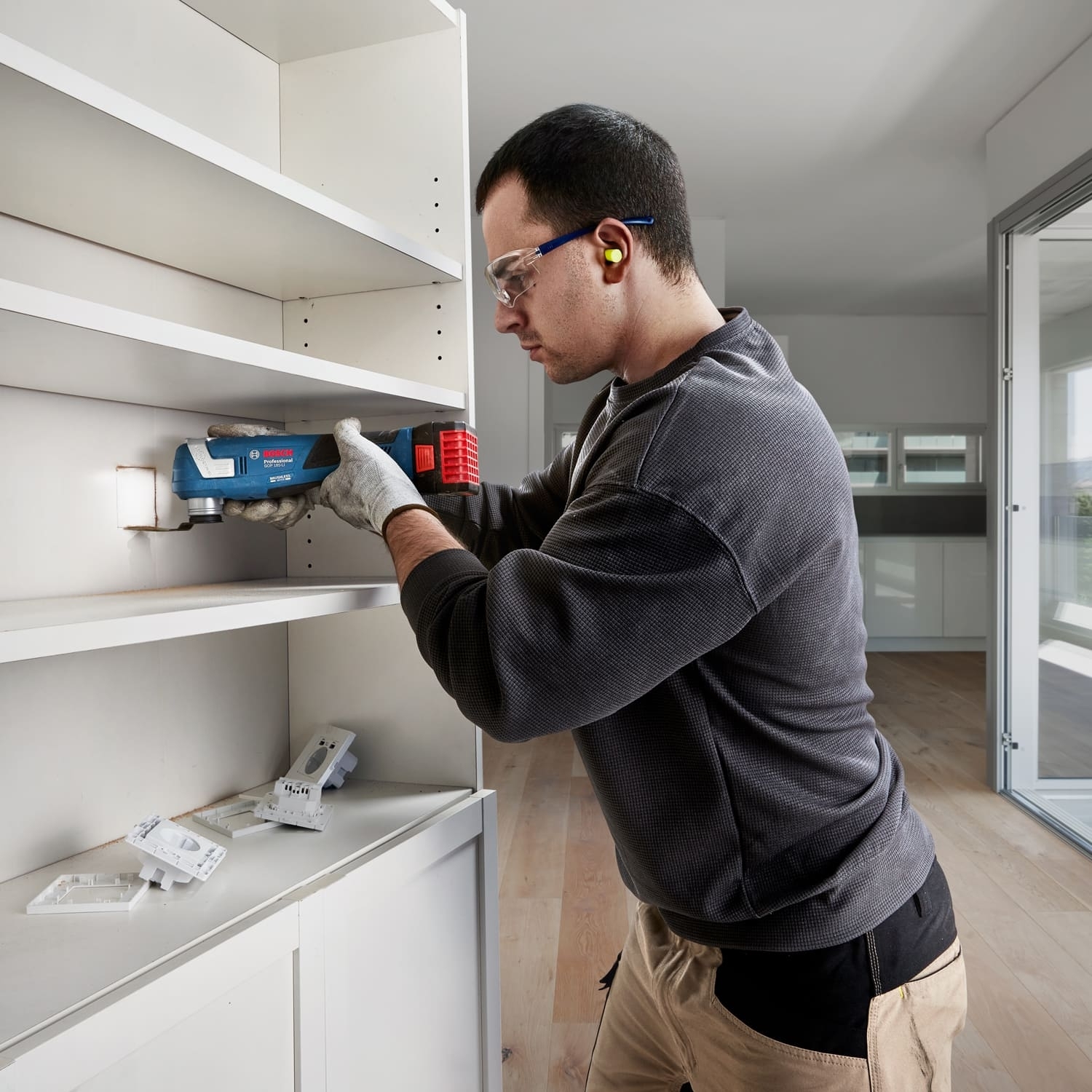 Многофункциональный инструмент Bosch GOP 185-LI Professional 18.0V без АКБ и ЗУ (0.601.8G2.020) фото 