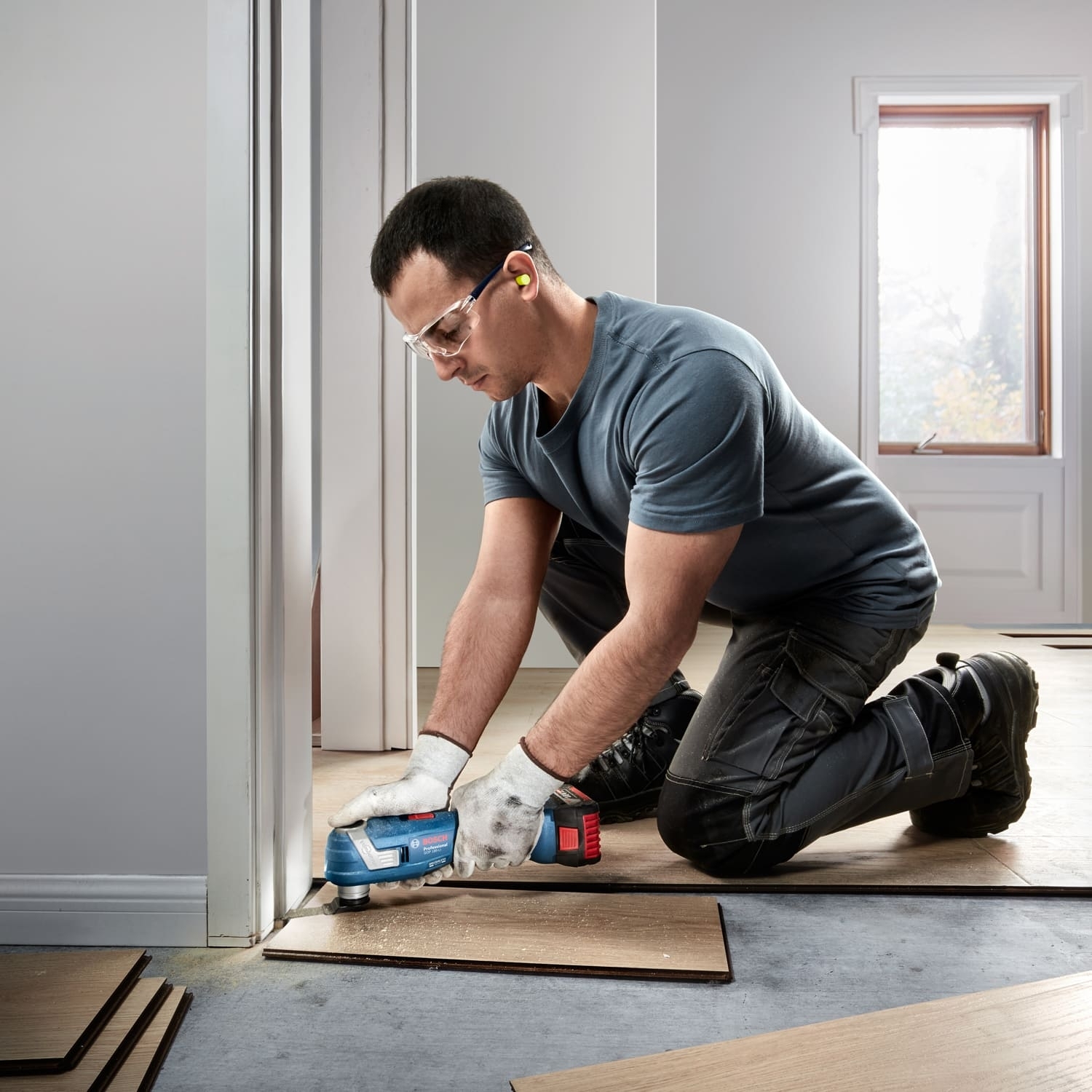 Многофункциональный инструмент Bosch GOP 185-LI Professional 18.0V без АКБ и ЗУ (0.601.8G2.020) фото 