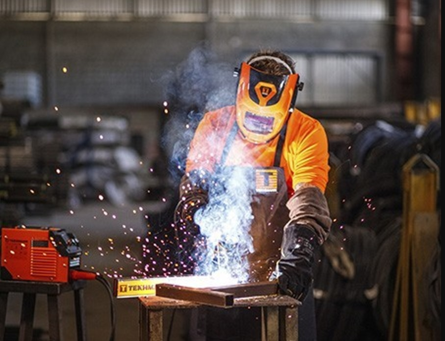 Сварочный аппарат инверторный Tekhmann TWI-355 TB 140А (190А turbo режим) 5.2-8.2кВт 170-270В (847861) фото 