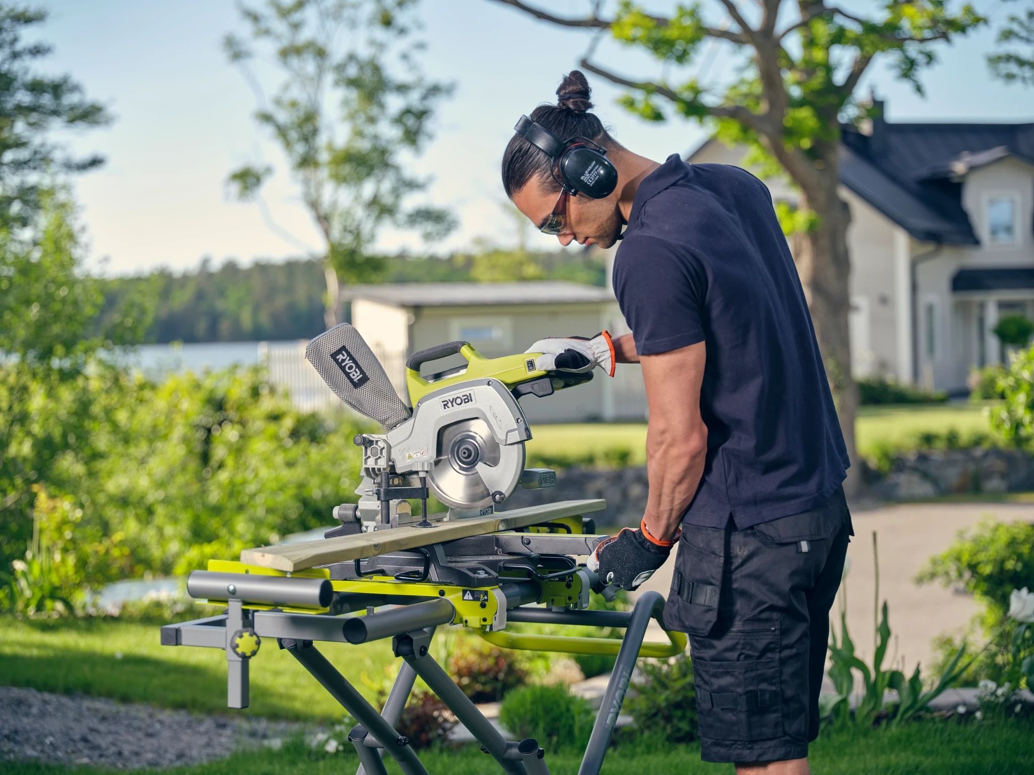 Пила торцювальна акумуляторна Ryobi ONE+ R18MS216-0 18В (без АКБ та ЗП), (5133003597)фото