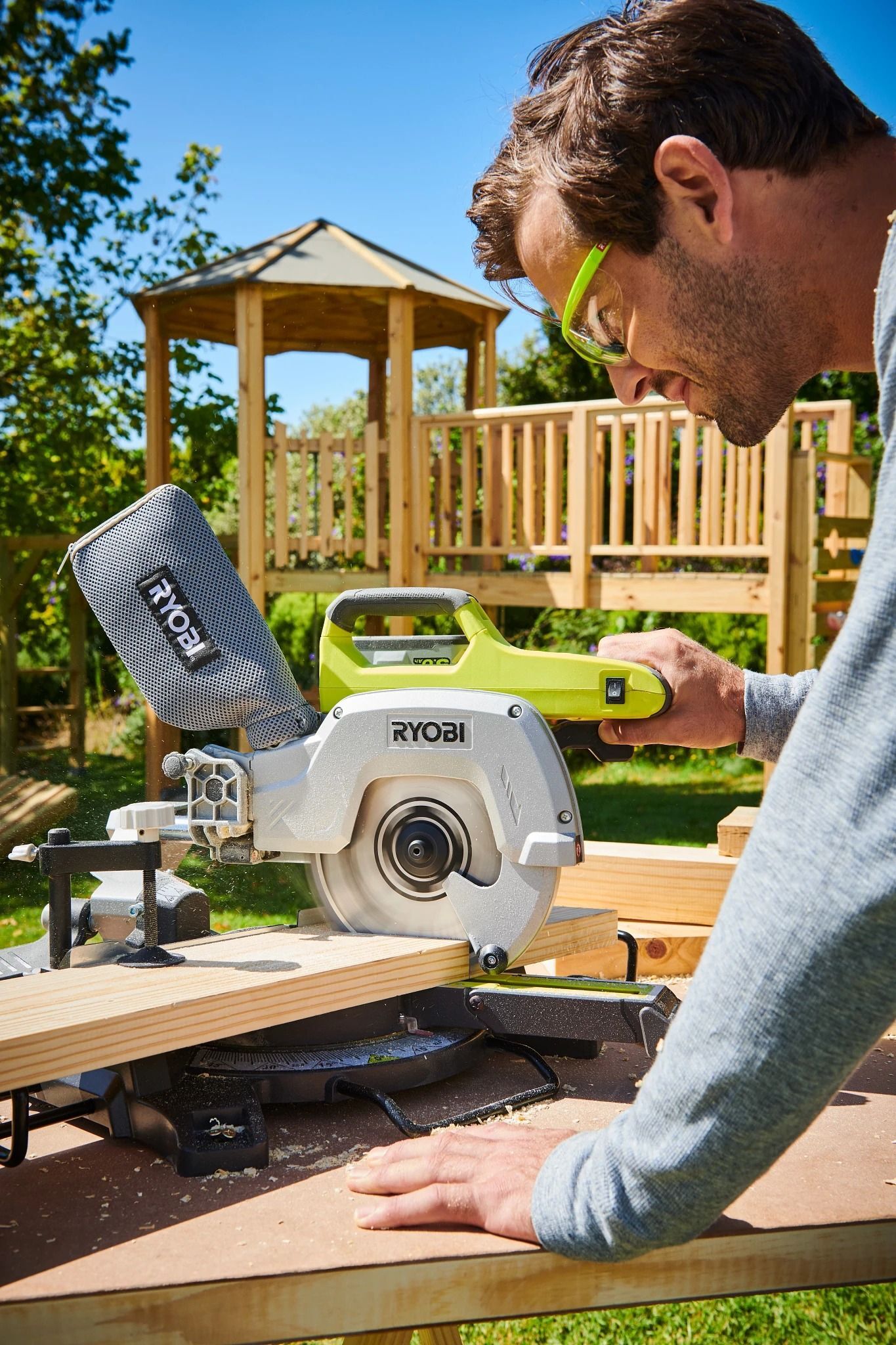 Пила торцювальна акумуляторна Ryobi ONE+ R18MS216-0 18В (без АКБ та ЗП), (5133003597)фото