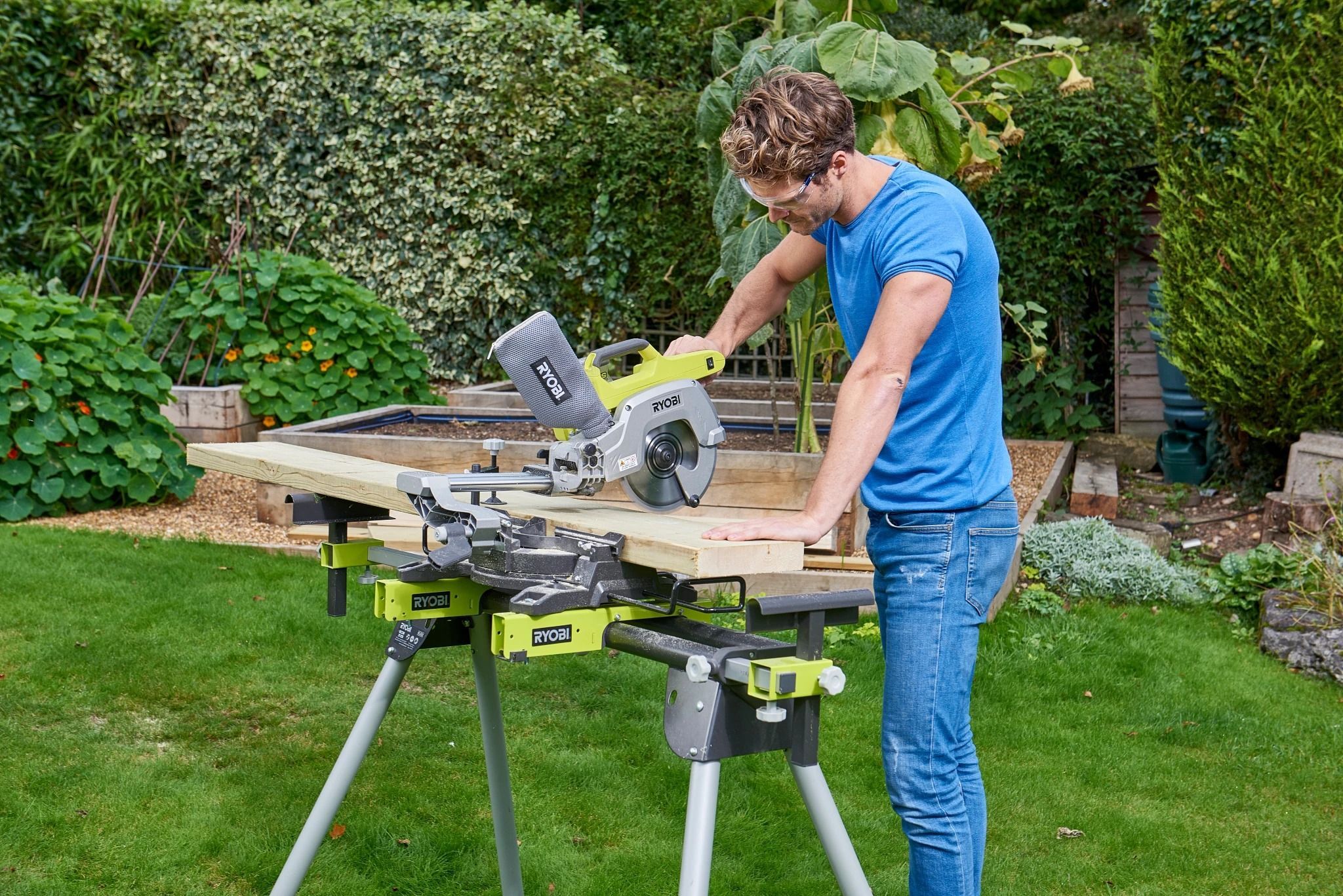 Пила торцювальна акумуляторна Ryobi ONE+ R18MS216-0 18В (без АКБ та ЗП), (5133003597)фото