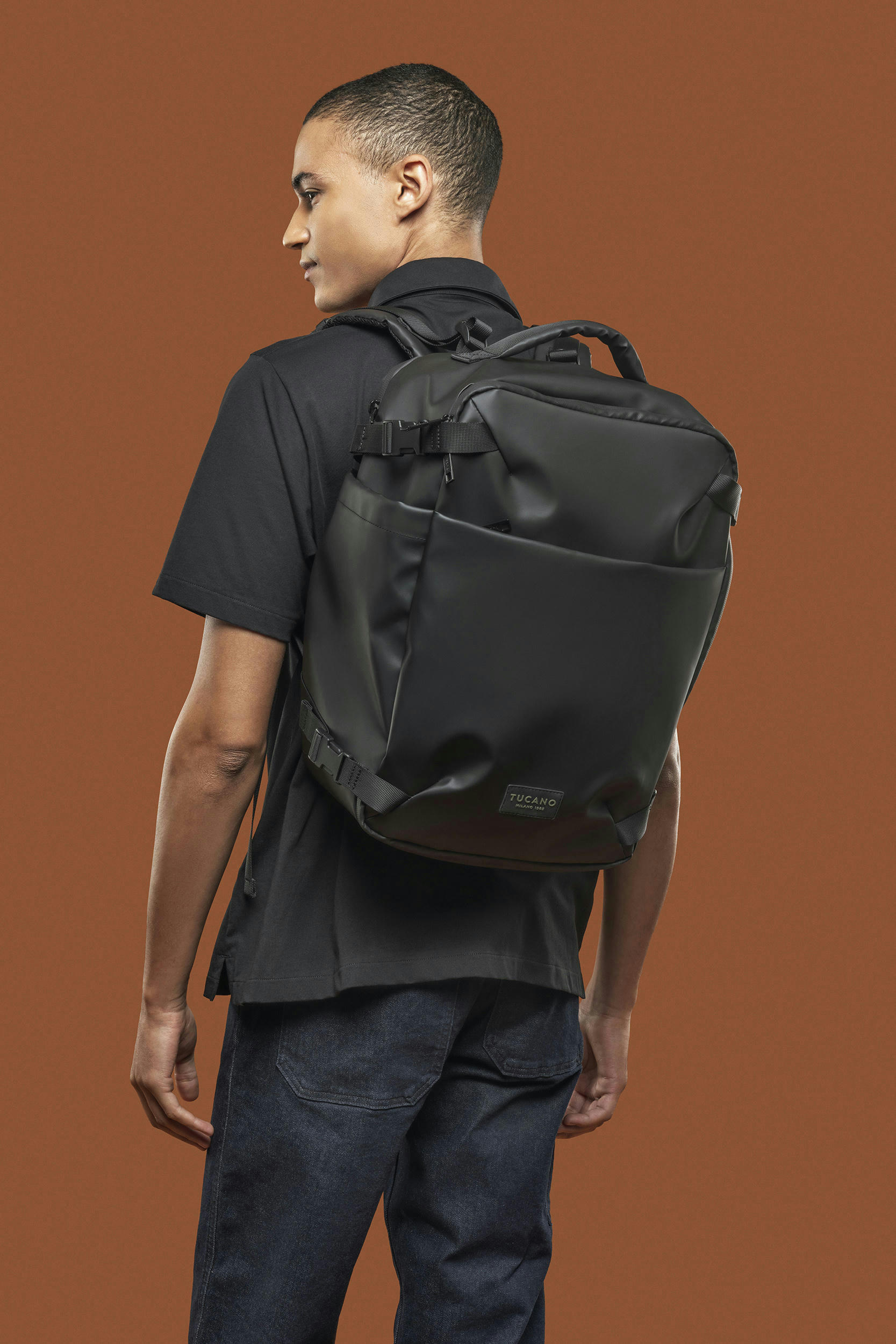 Рюкзак дорожный Tucano Tugo M Dry Cabin Luggage 15.6", чёрный фото 11