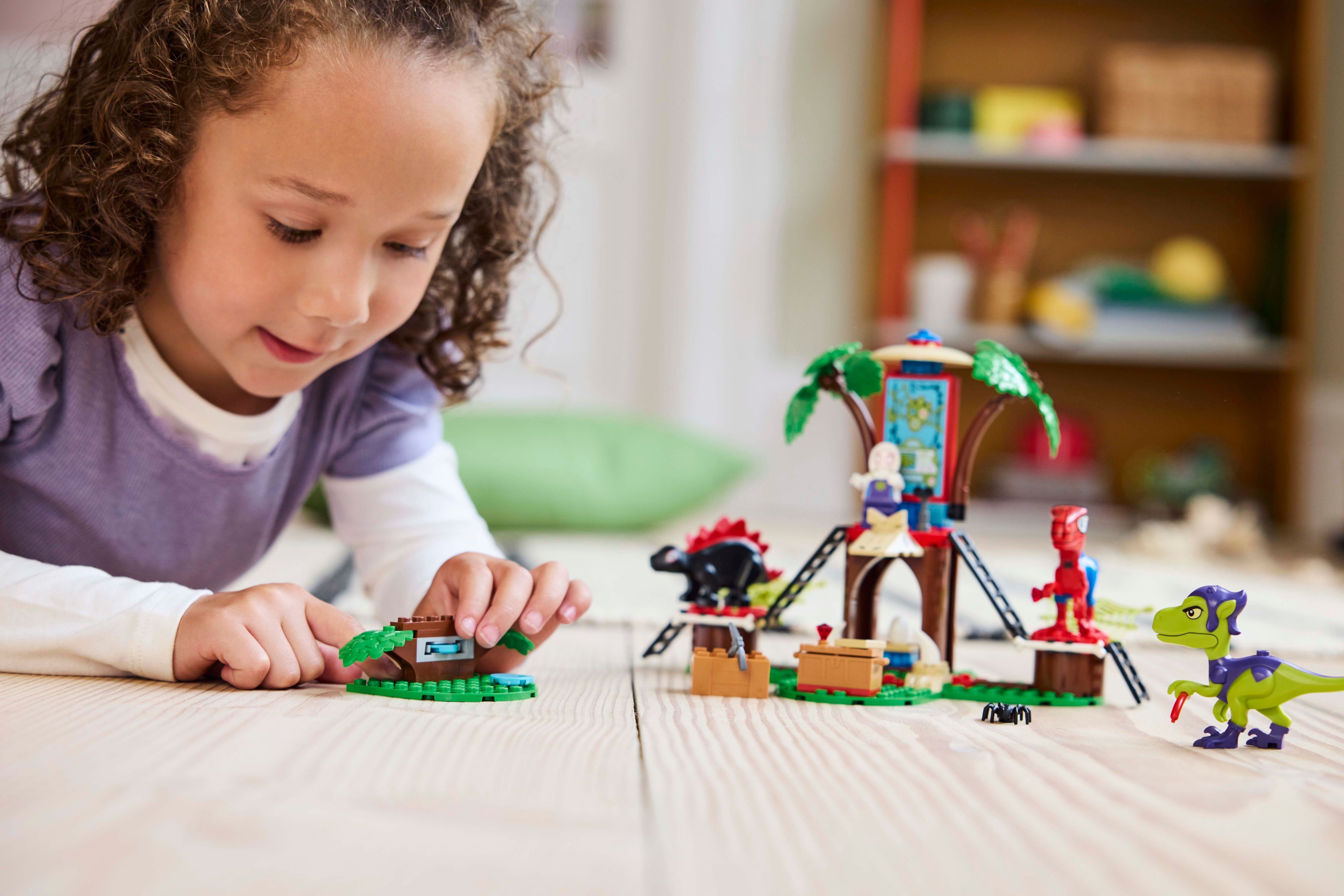 LEGO 11200 Spidey Битва Паука и раптора Гобби в штаб-доме на дереве фото 12