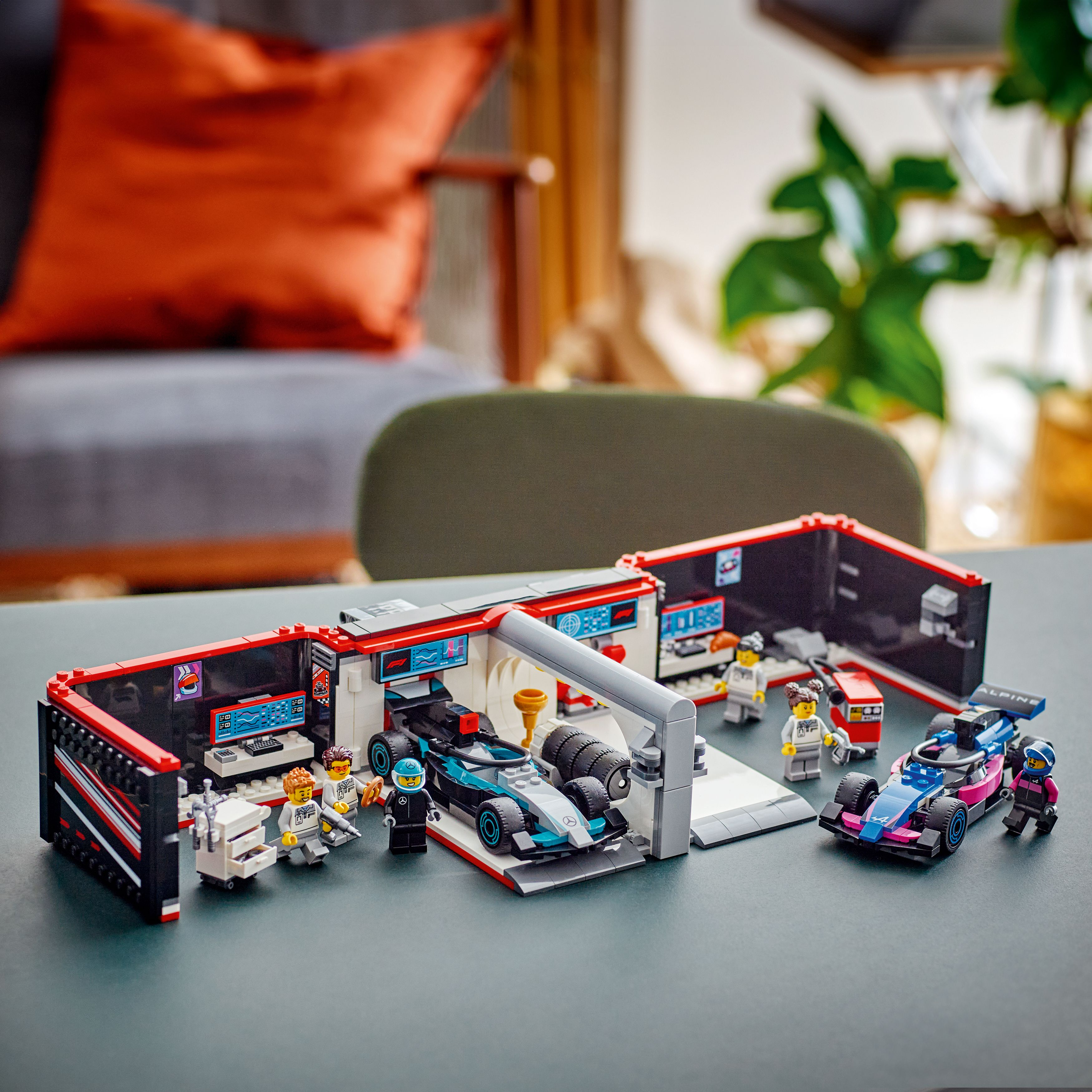 LEGO 60444 City Гараж F1 и автомобили Mercedes-AMG и Alpine фото 17