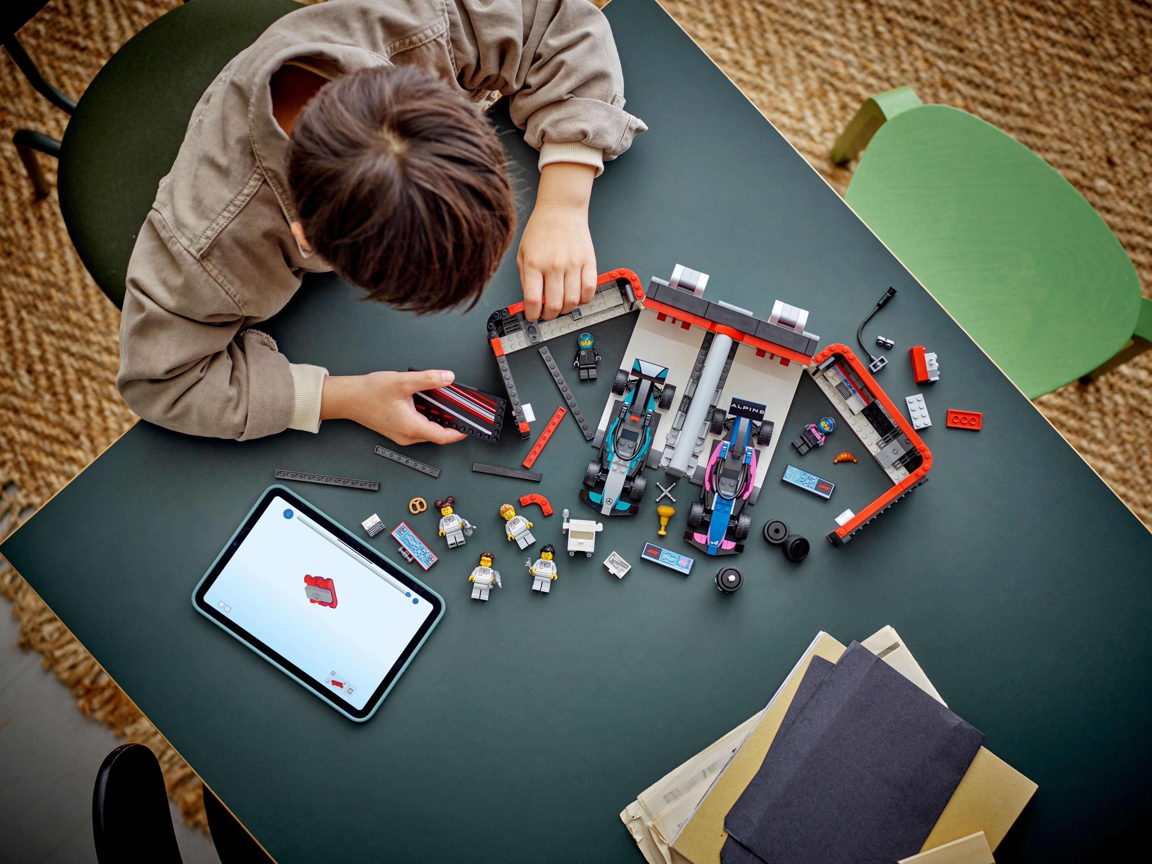 LEGO 60444 City Гараж F1 и автомобили Mercedes-AMG и Alpine фото 11