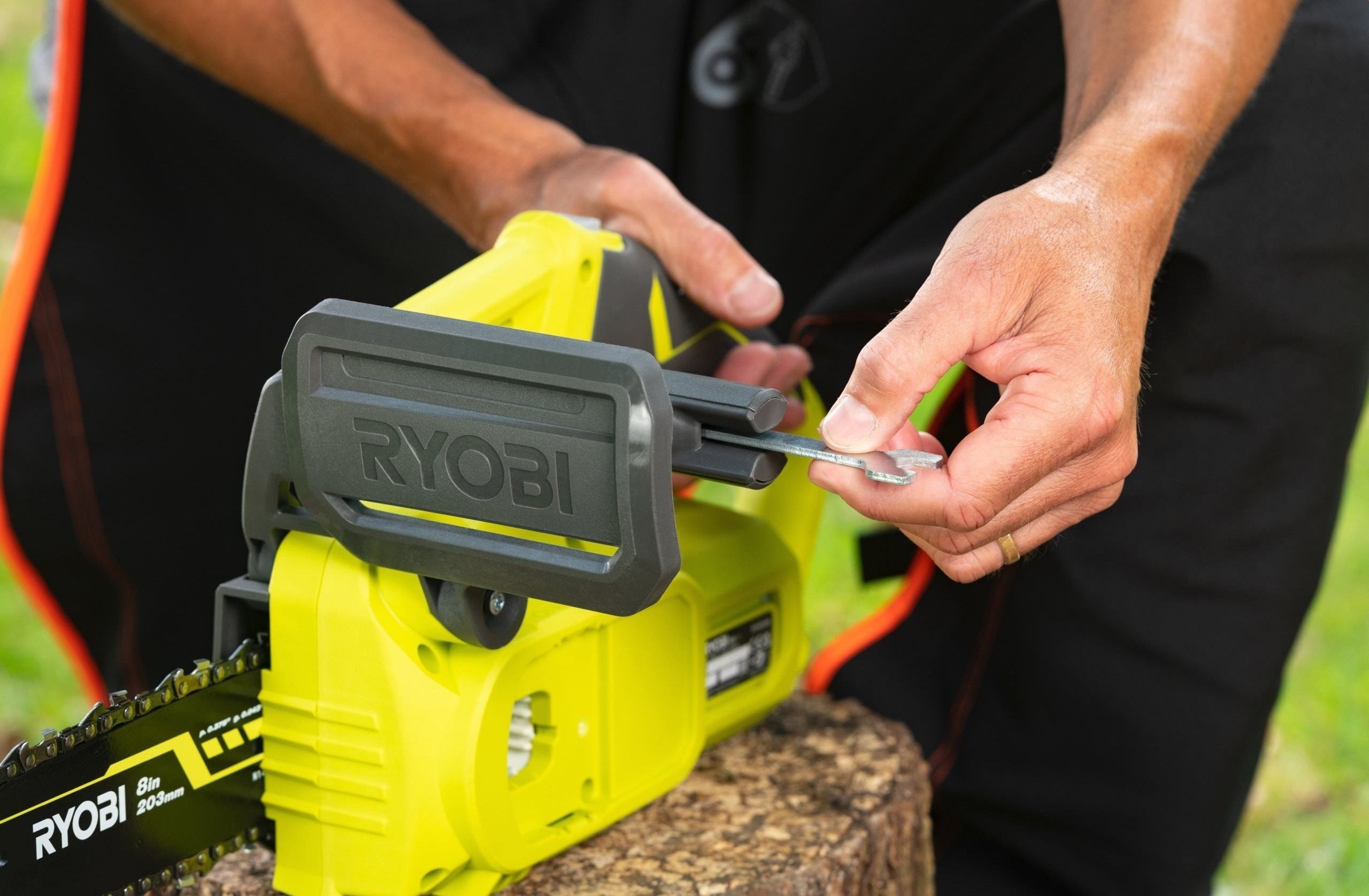 Пила цепная аккумуляторная Ryobi ONE+ RY18CS20A-125 18В акб 1х2.5А·ч (5133005415) фото 4