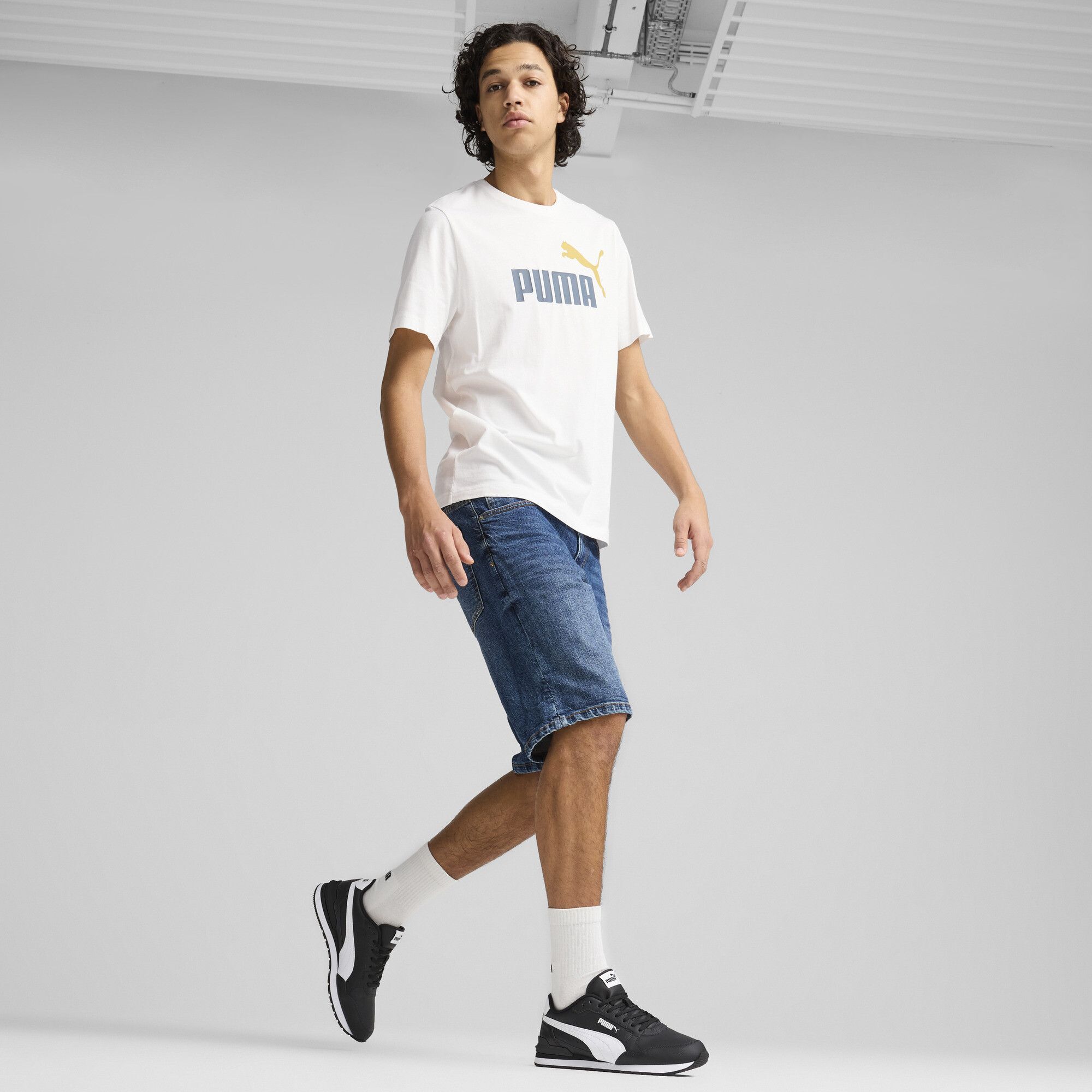 Кроссовки Puma ST Runner v4 L 399068-01 44 (9.5 UK) черно-белые фото 