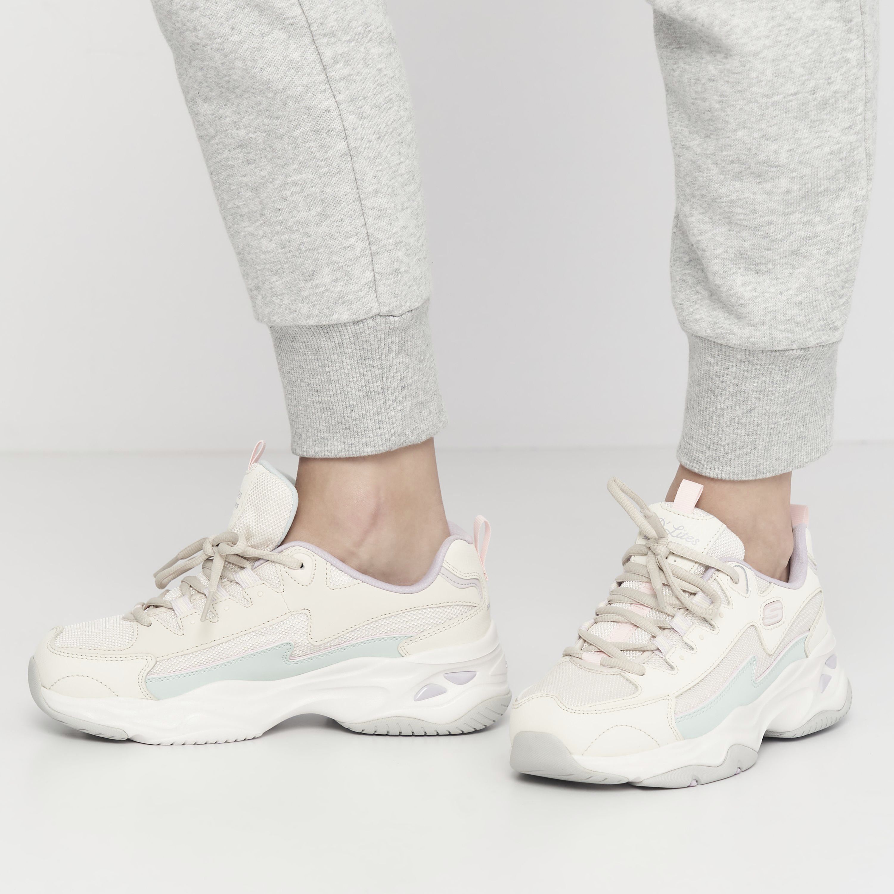 Кросівки жіночі Skechers D'Lites 4.0 - Fancy Spirit 149491 NTMT 40 (10 US) світло-сіріфото