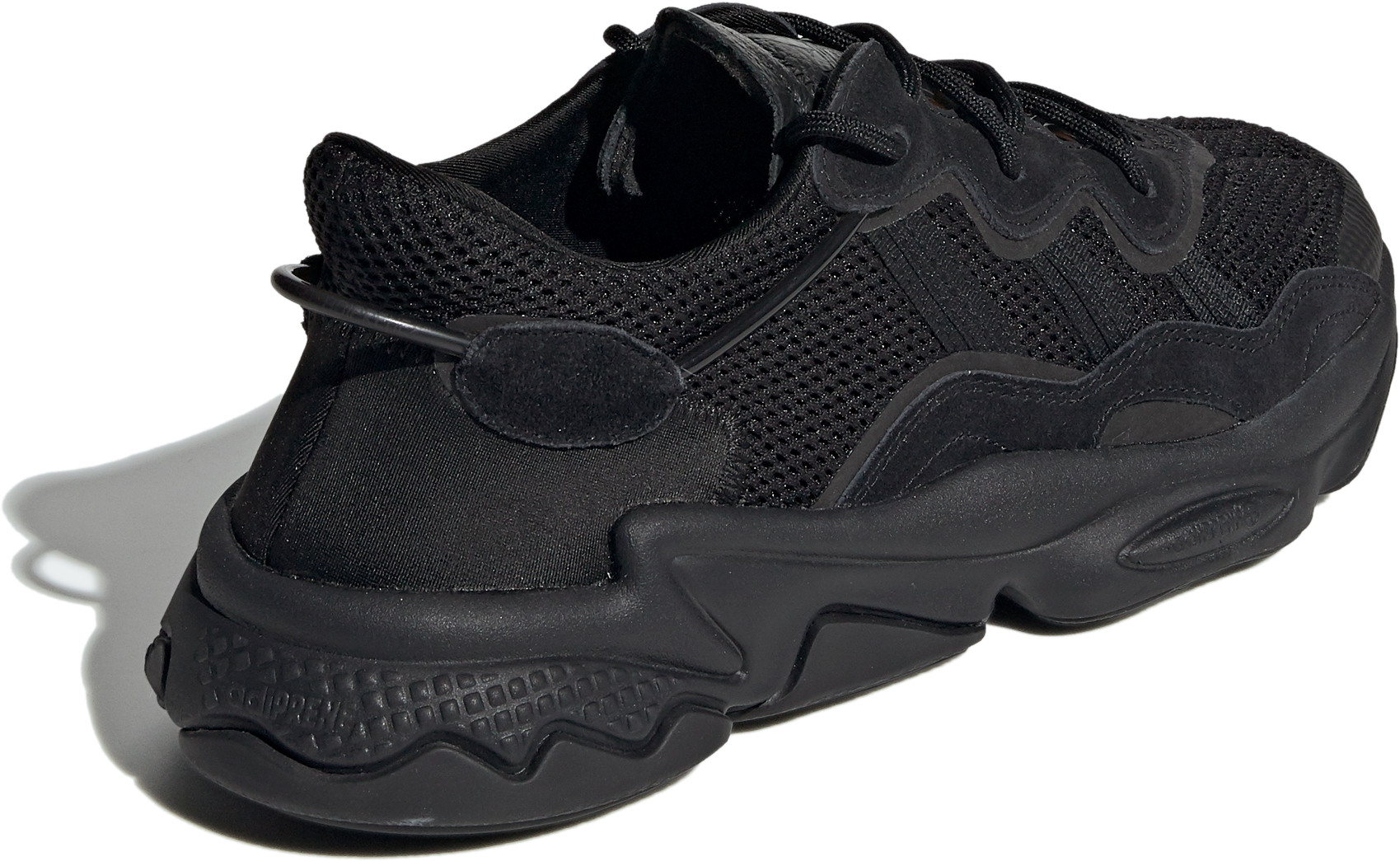 Кроссовки Adidas Ozweego EE6999 46 2/3 (11.5 UK) черные фото 