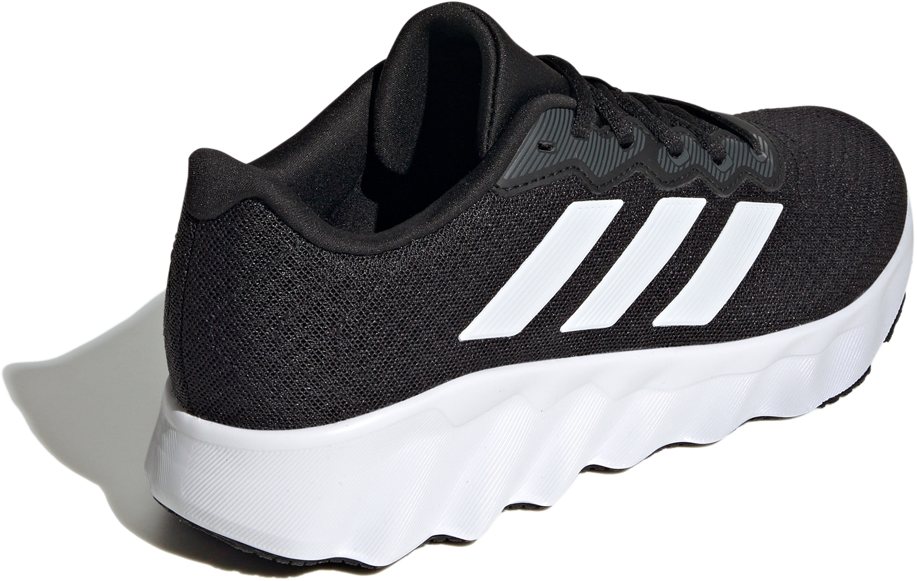 Кроссовки женские Adidas Switch Move W ID5258 39 1/3 (6 UK) черные фото 6