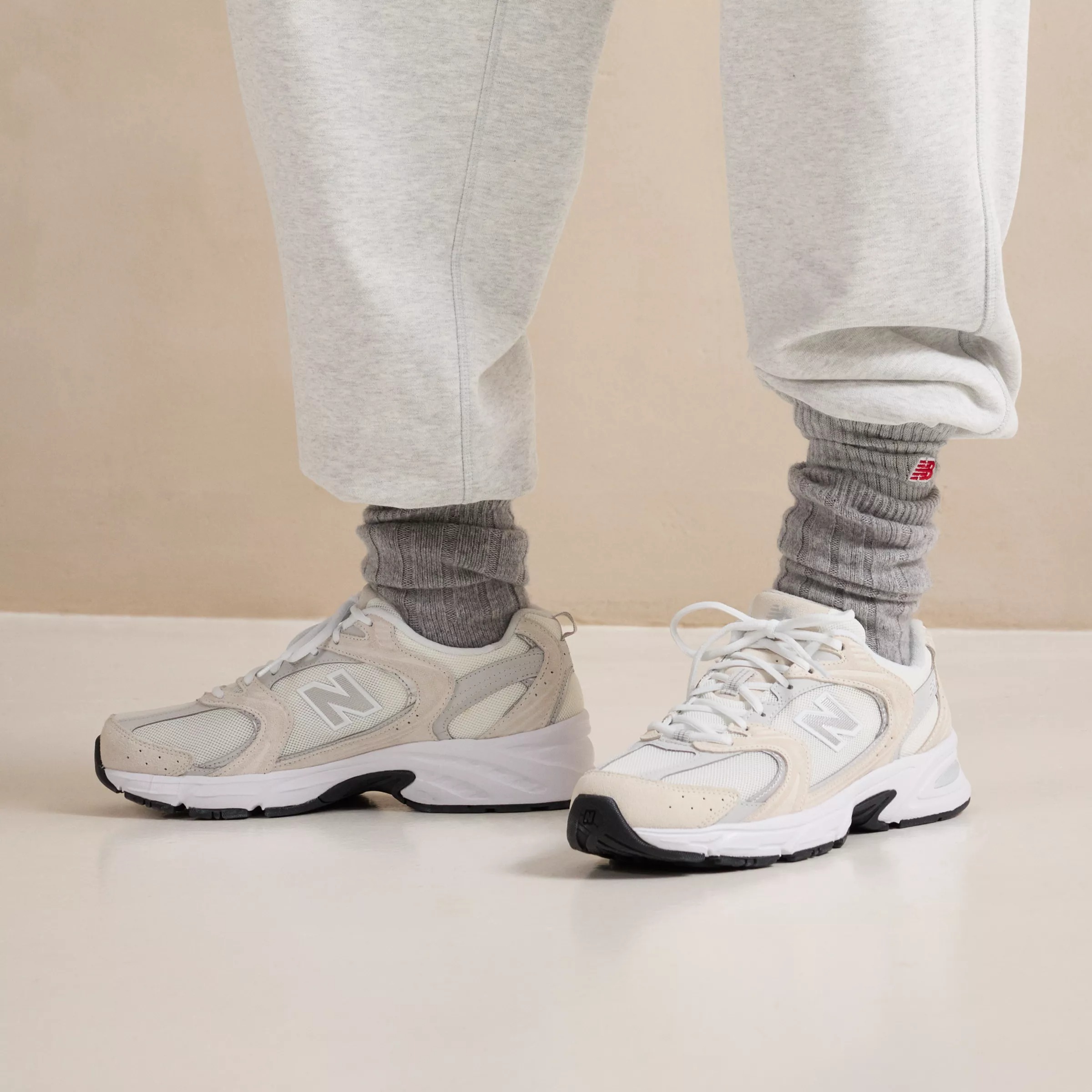 Кроссовки New Balance 530 MR530CE 34.5 (4 US) белые фото 