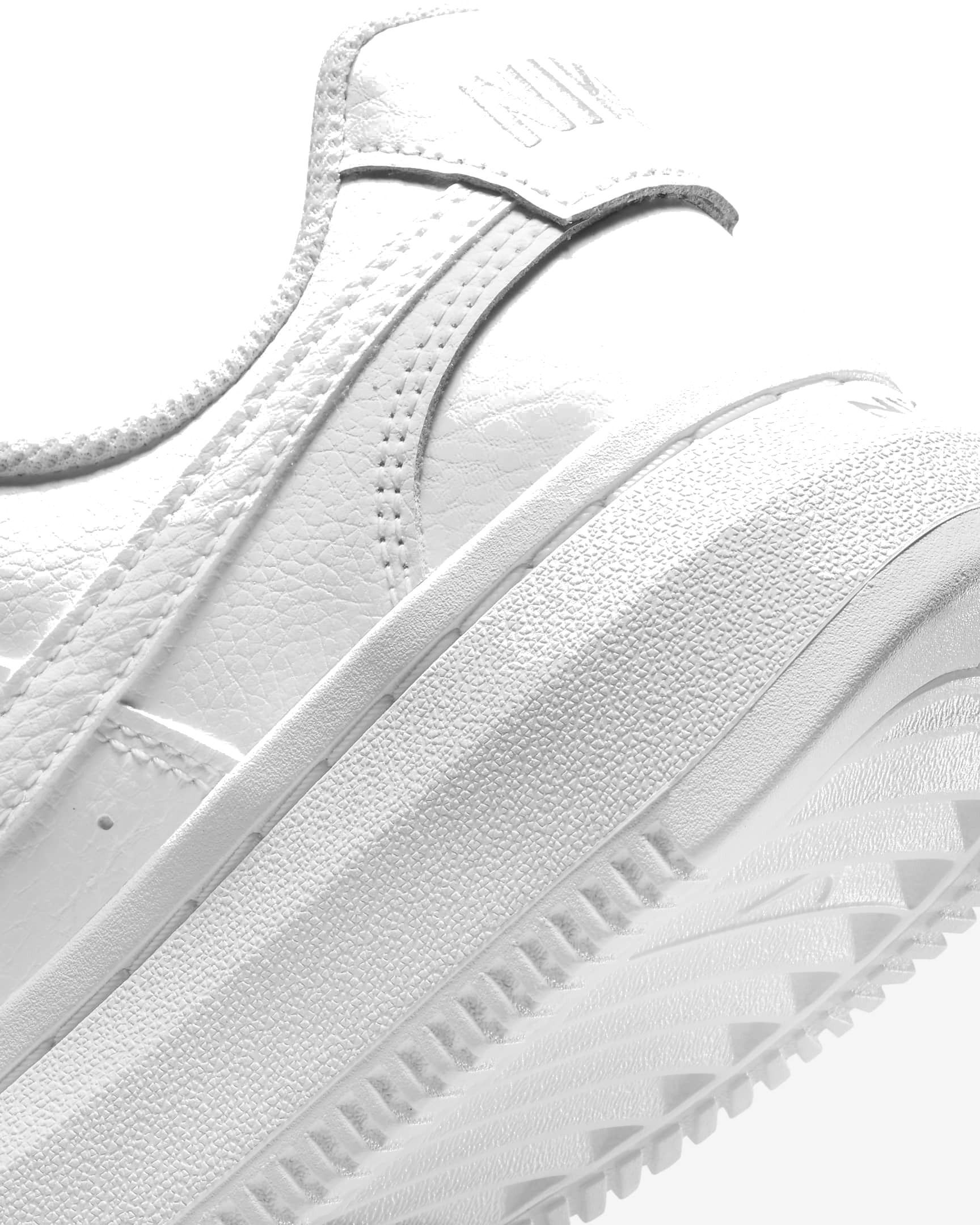 Кеды женские Nike W Court Vision Alta Ltr DM0113-100 38 (7 US) белые фото5