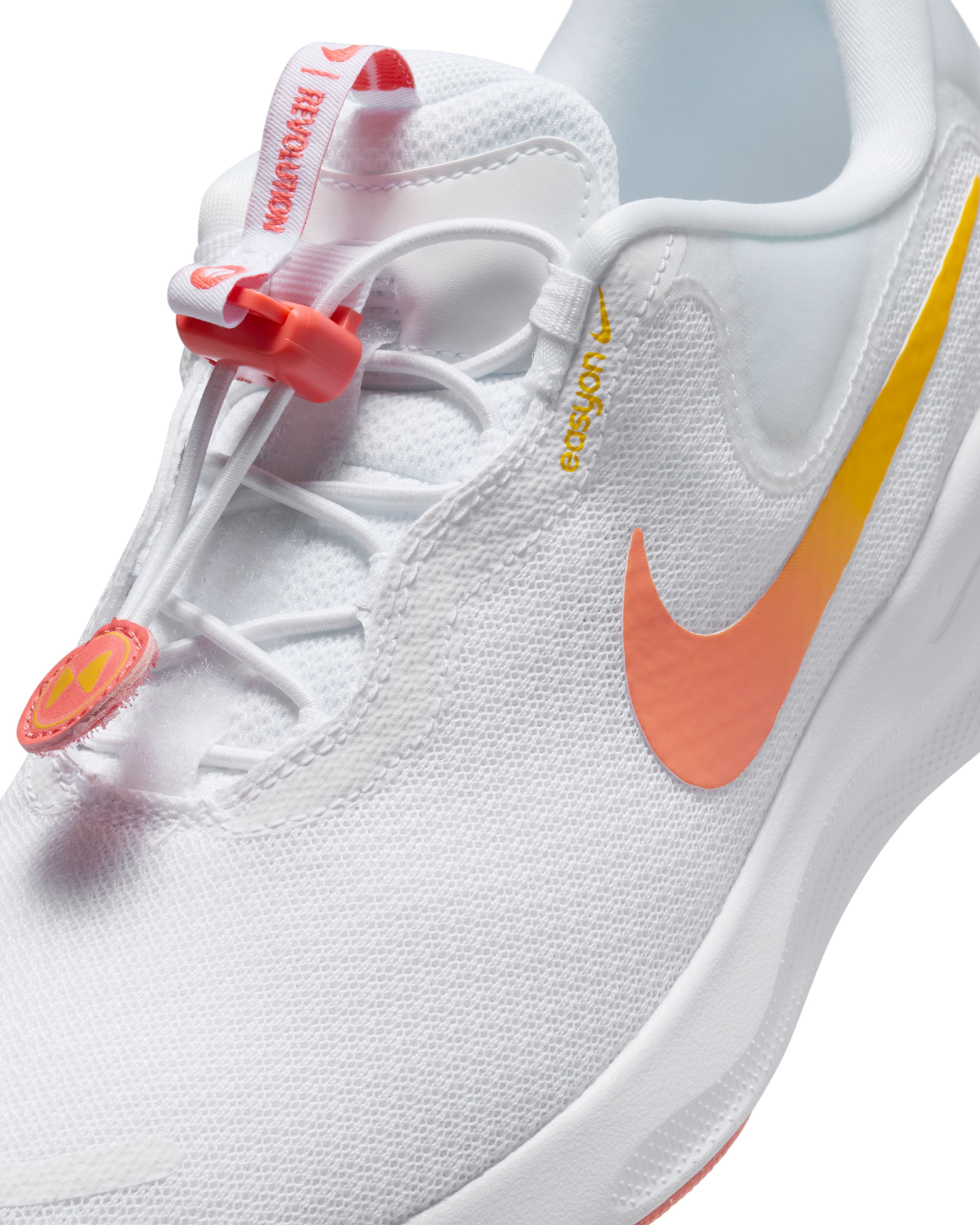 Кроссовки женские Nike W Revolution 7 Easyon FN7999-100 40 (8.5 US) белые фото 3