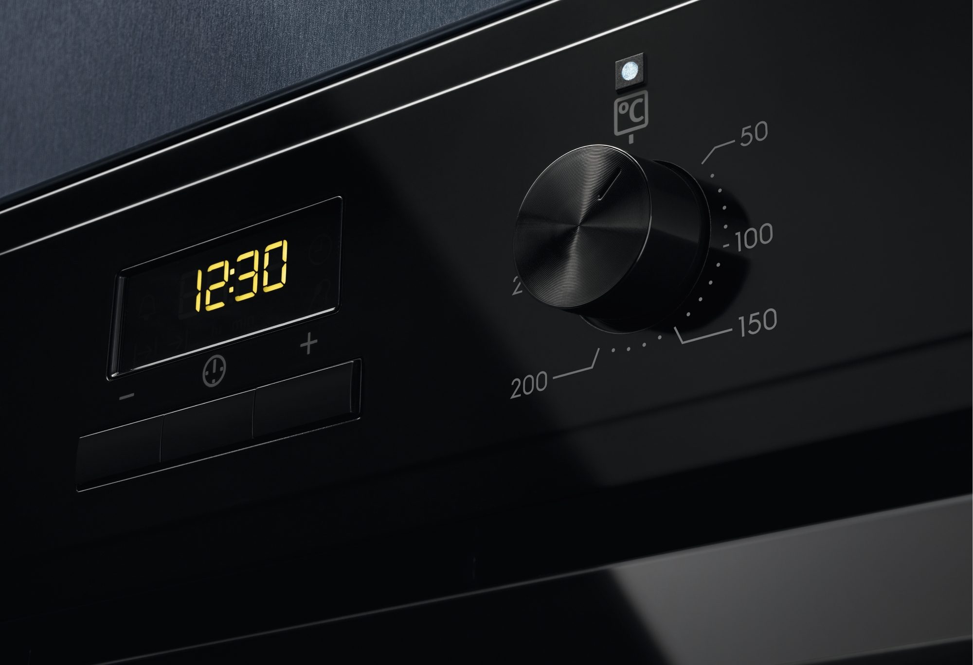Комплект варочная поверхность индукционная Electrolux EIB60420CK + духовой шкаф Electrolux EOF3H50BK фото