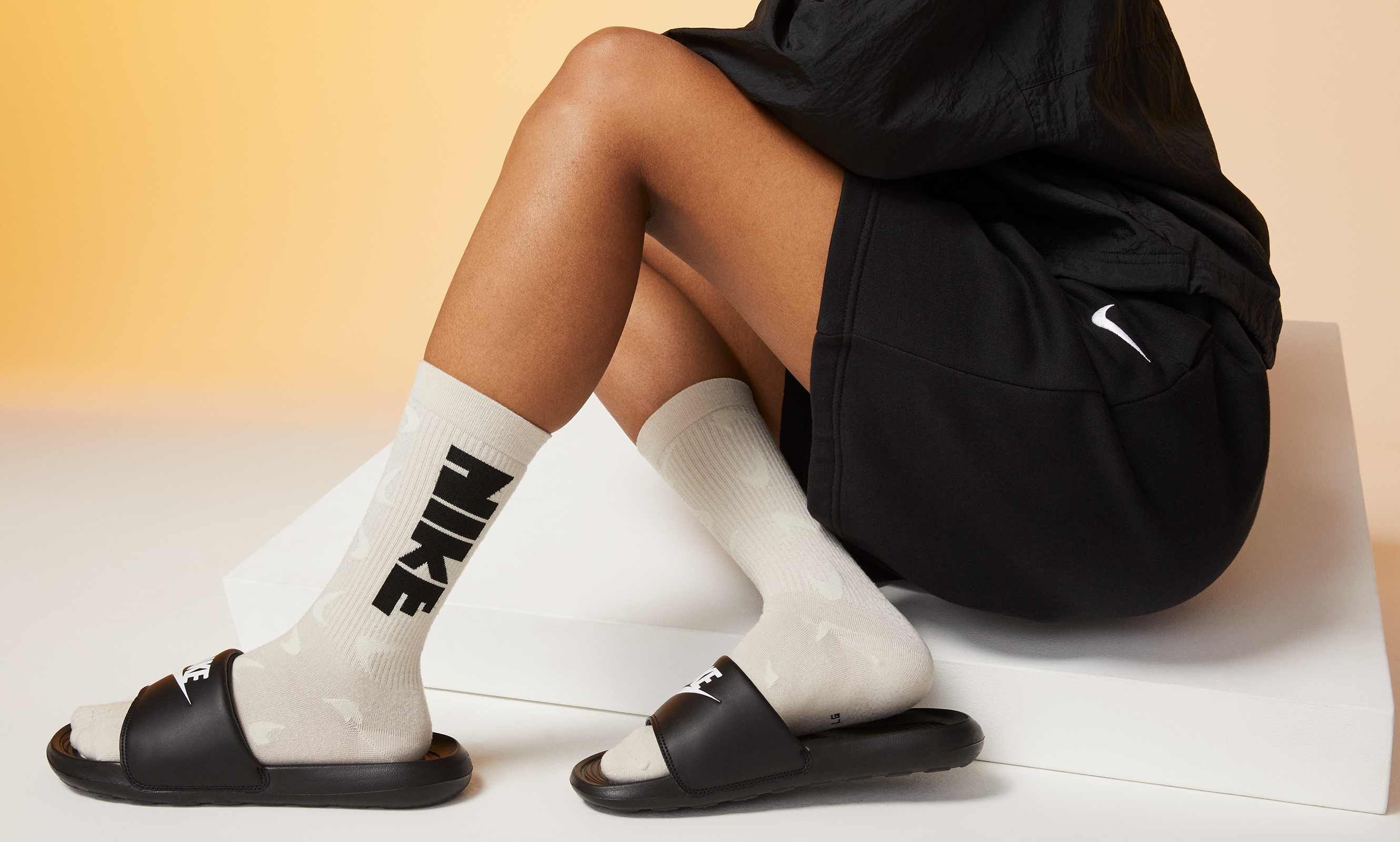 Шлепанцы женские Nike W Victori One Slide CN9677-005 38 (7 US) черные фото 11