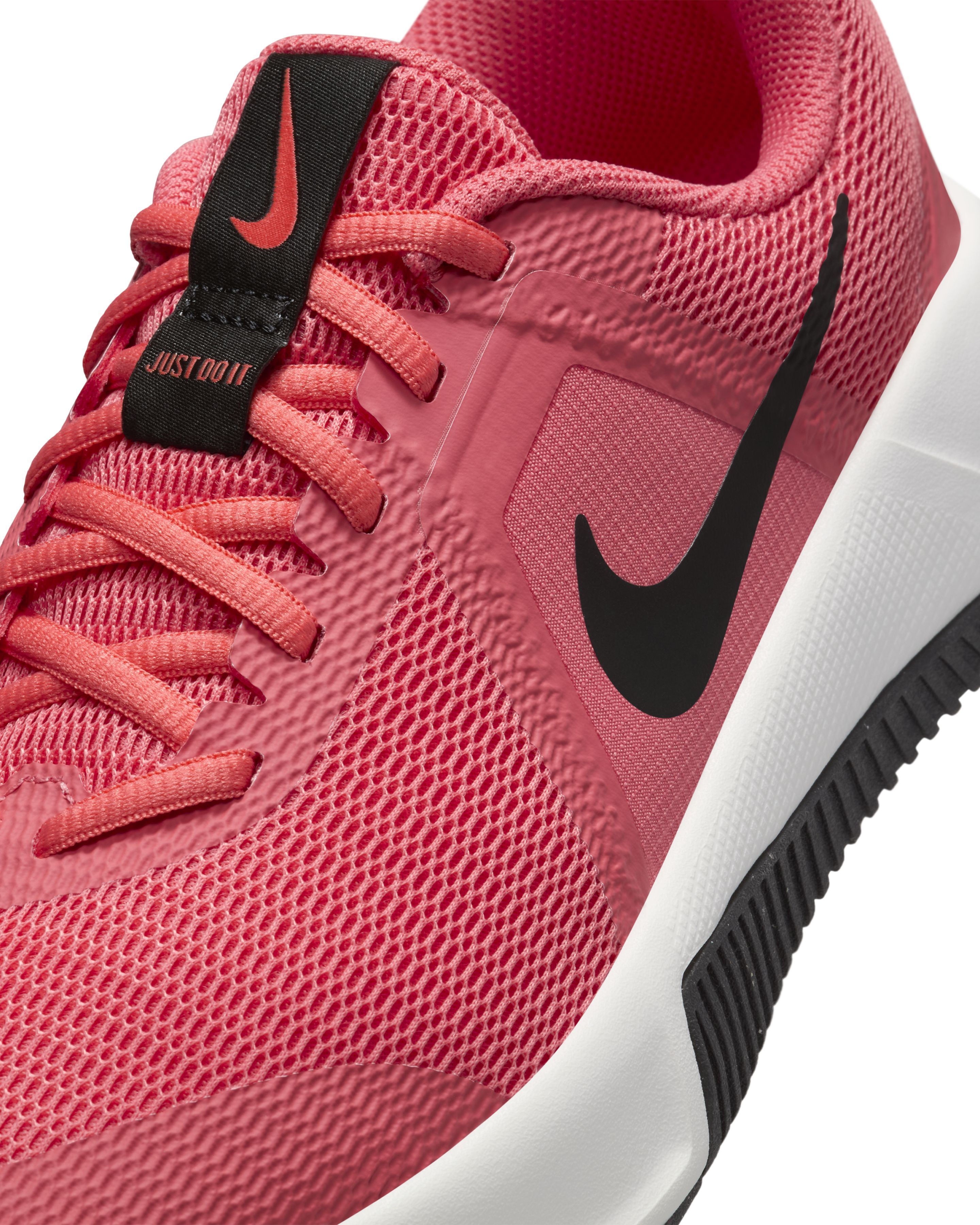 Кроссовки женские Nike W Mc Trainer 3 FQ1830-801 39 (8 US) розовые фото 