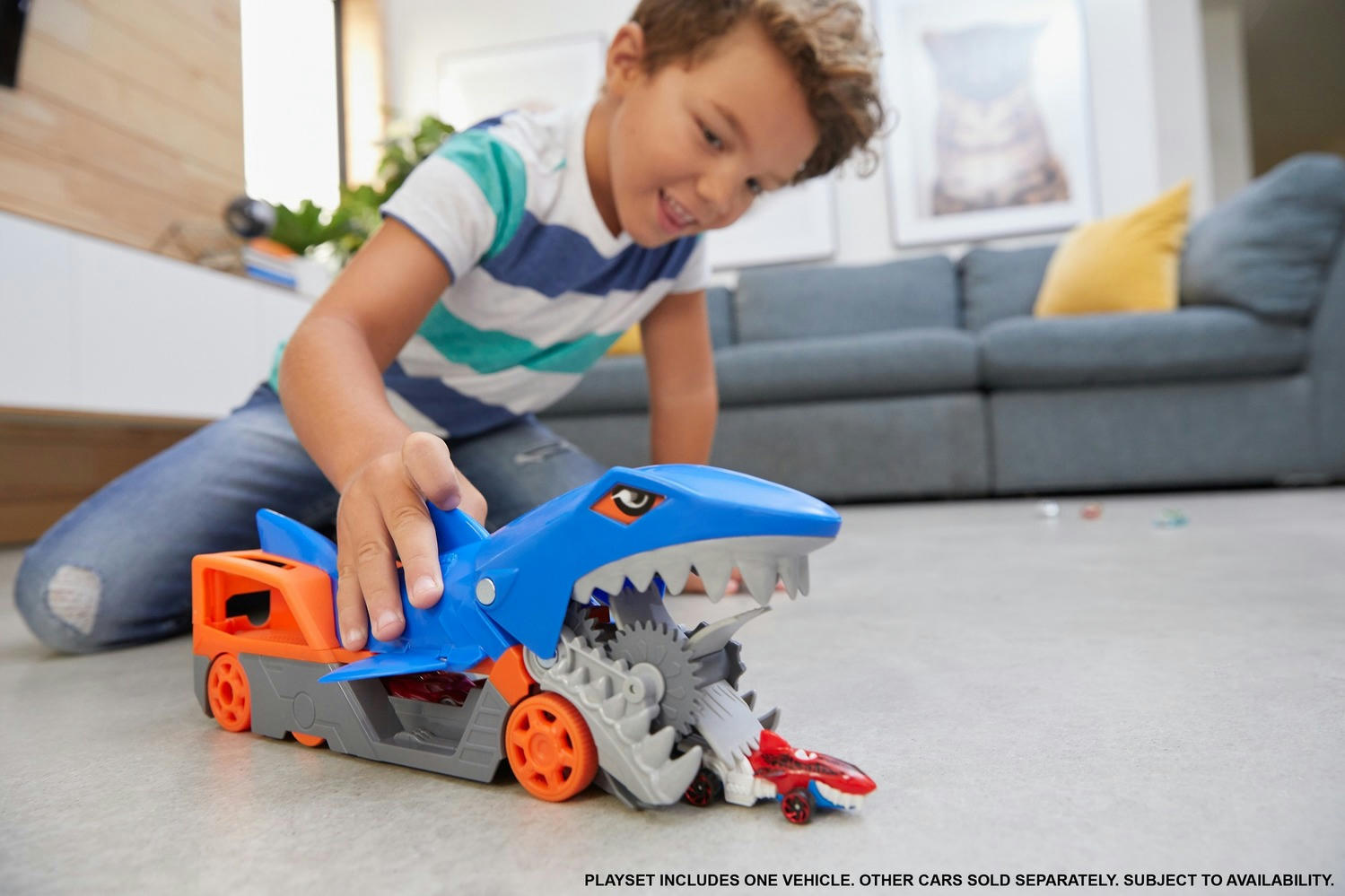 Грузовик-транспортер Hot Wheels «Акулья пасть» (GVG36) фото 10