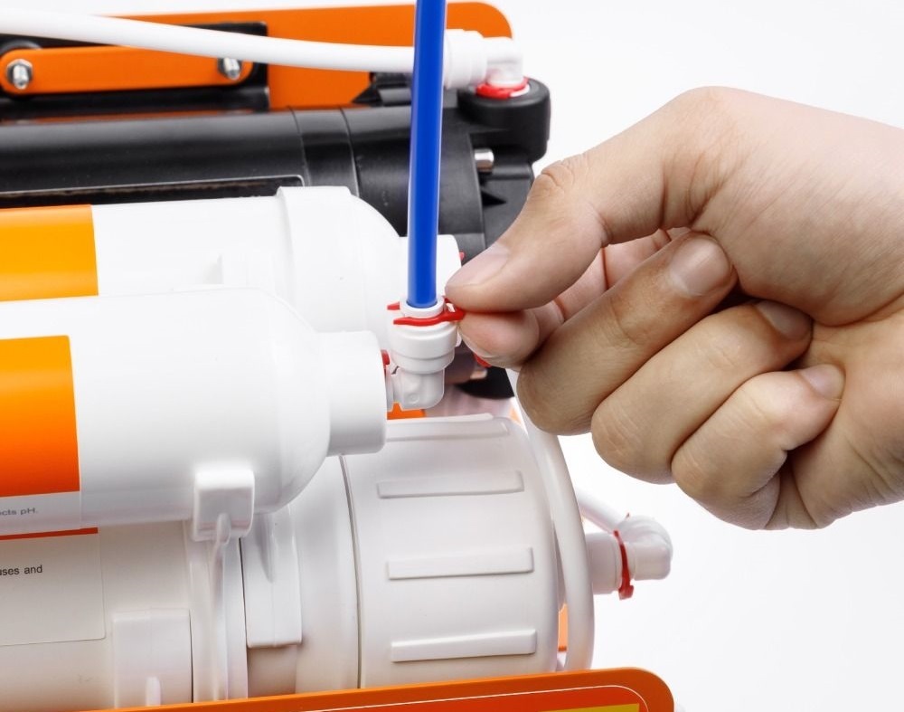 Фільтр зворотного осмосу Ecosoft Absolute з мінералізатором та помпою на станині (MO675MPSECO)фото