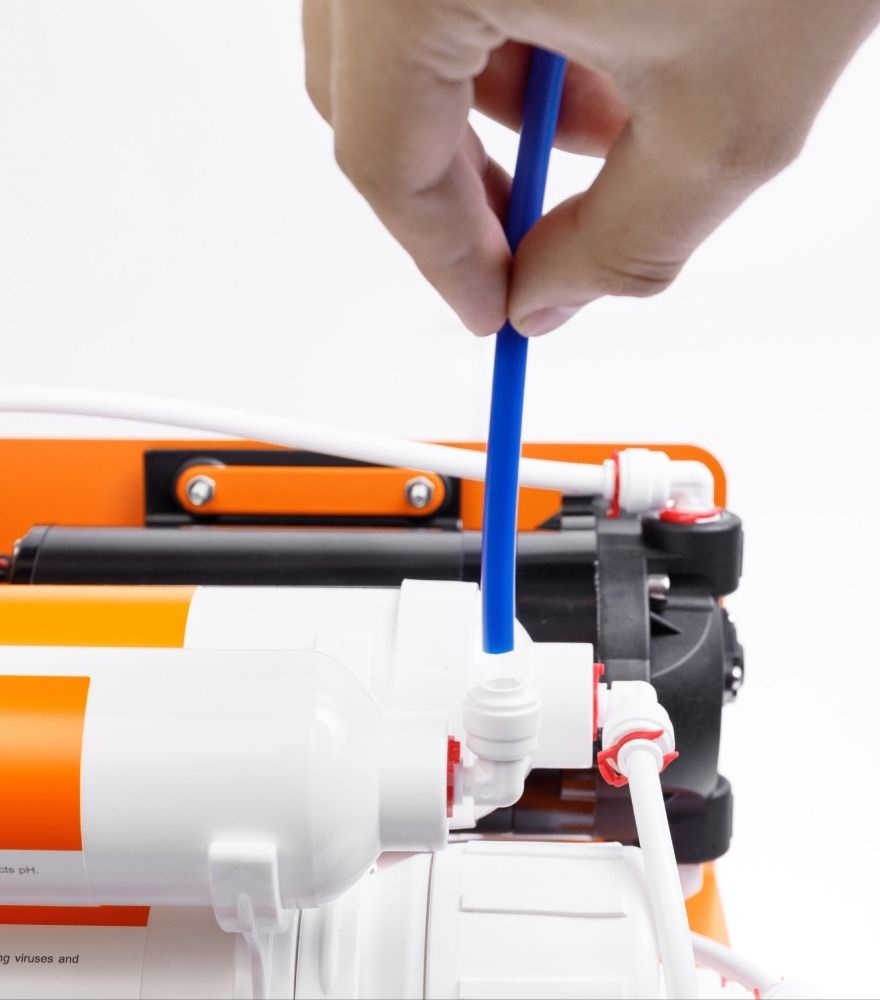 Фільтр зворотного осмосу Ecosoft Absolute з мінералізатором та помпою на станині (MO675MPSECO)фото