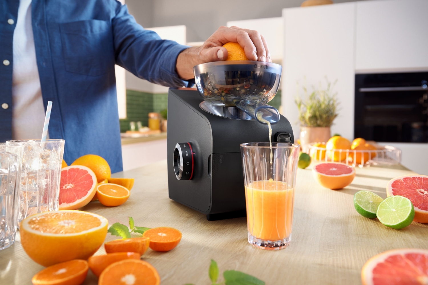 Мясорубка Bosch MFWS682B фото