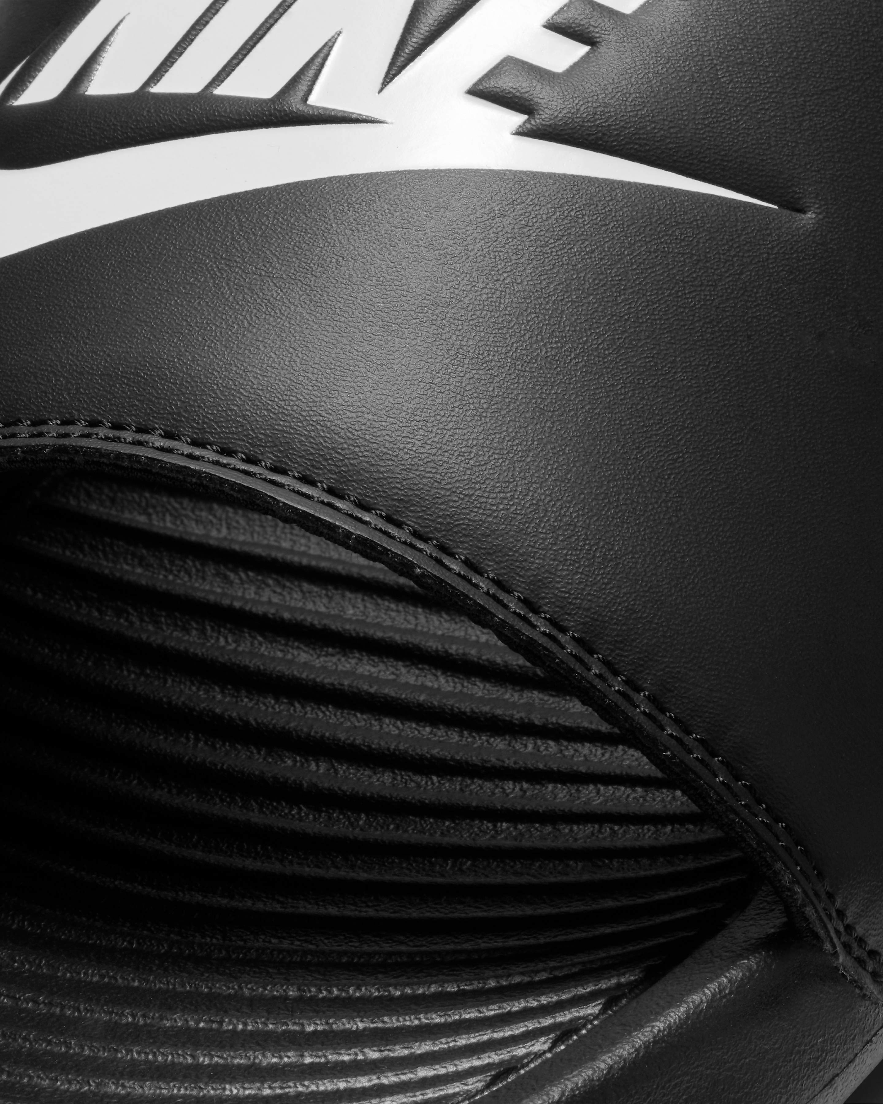 Шлепанцы мужские Nike Victori One Slide CN9675-002 45 (11 US) черные фото 6